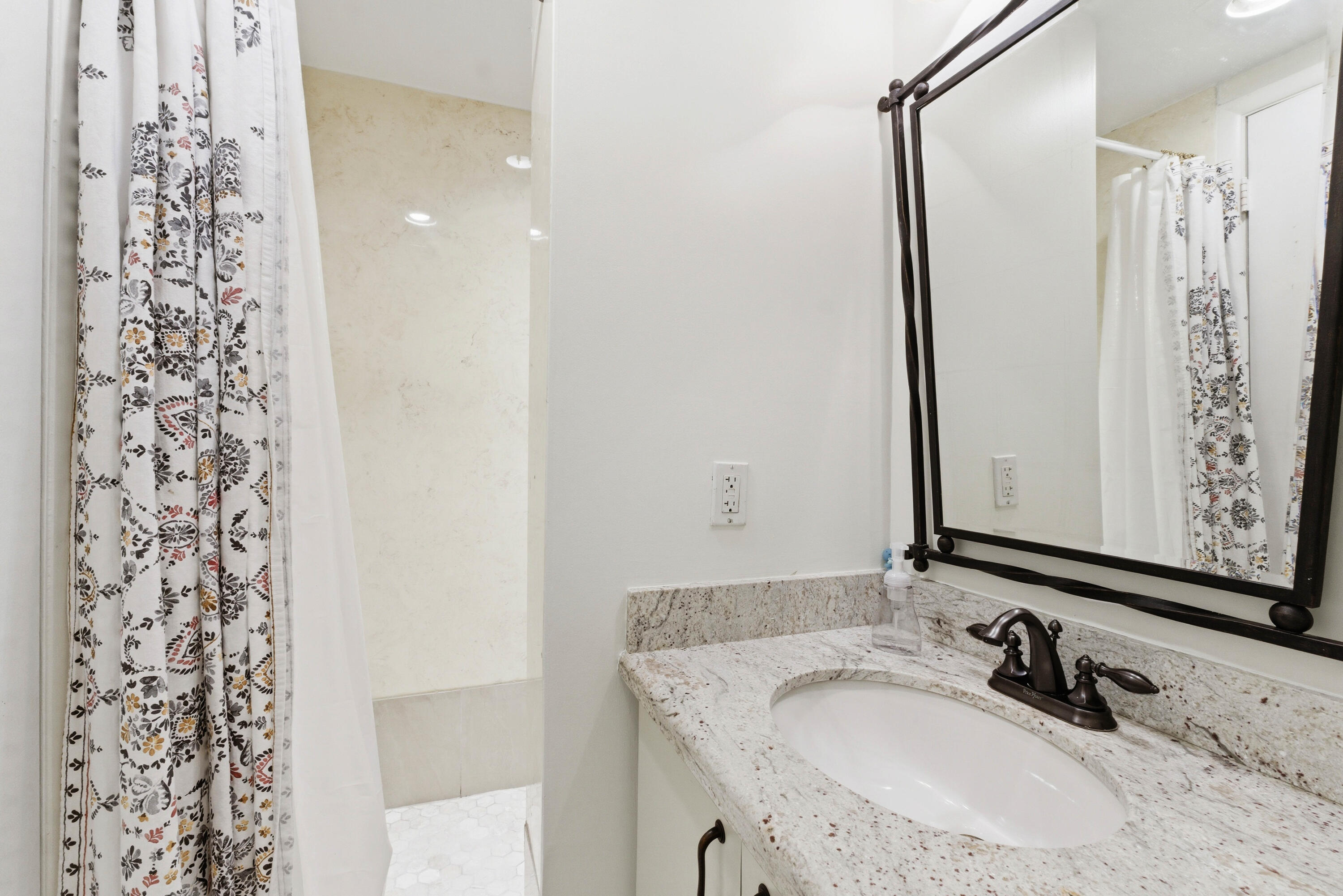 BAYVIEW VILLAGE CONDO - Residential