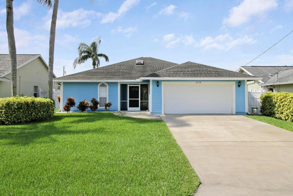 Photo of 6118 Barbara Street, Jupiter, FL 33458 (MLS # R10994299)