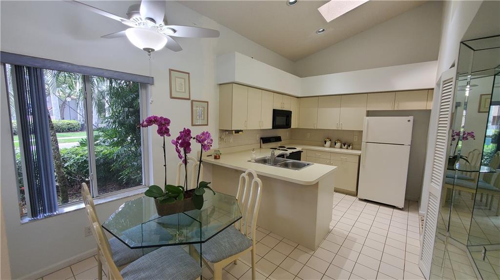 Central Park Lake 137-50 - Residential