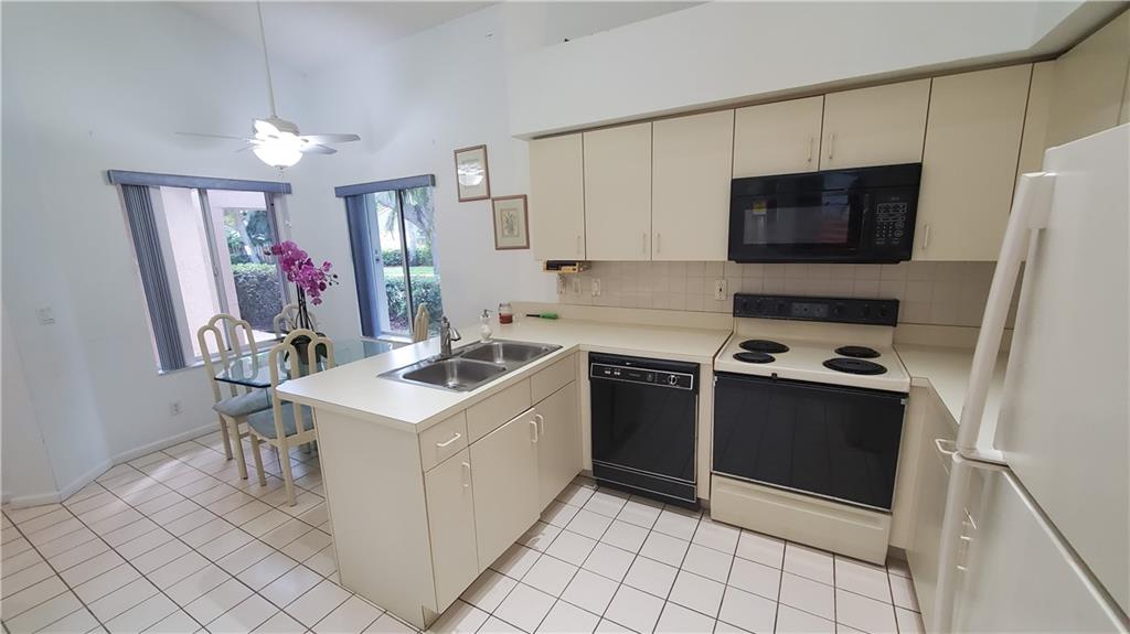 Central Park Lake 137-50 - Residential