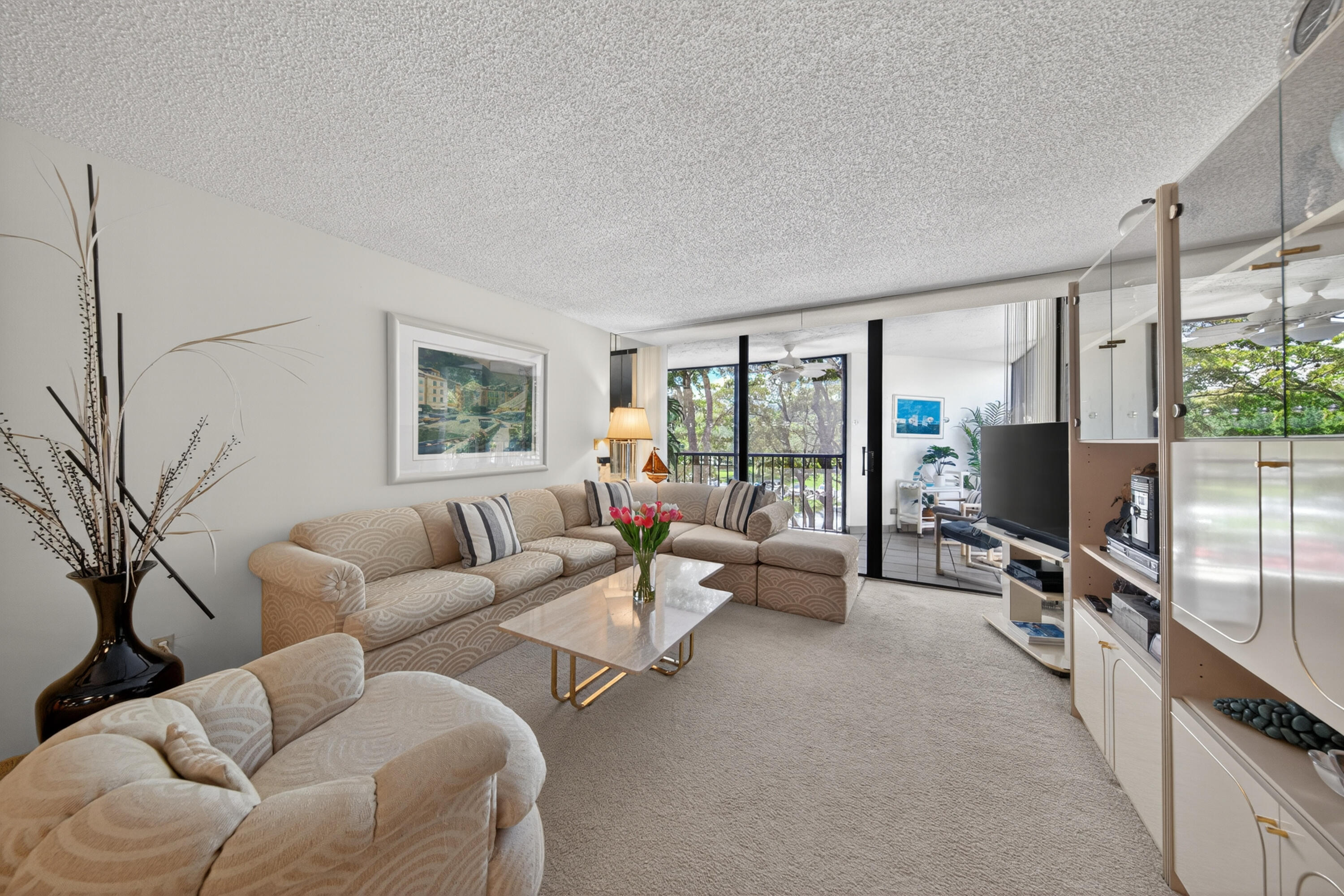 BLDG 7 OF COUNTRY CLUB APTS AT BONAVENTURE AT 32 - Residential