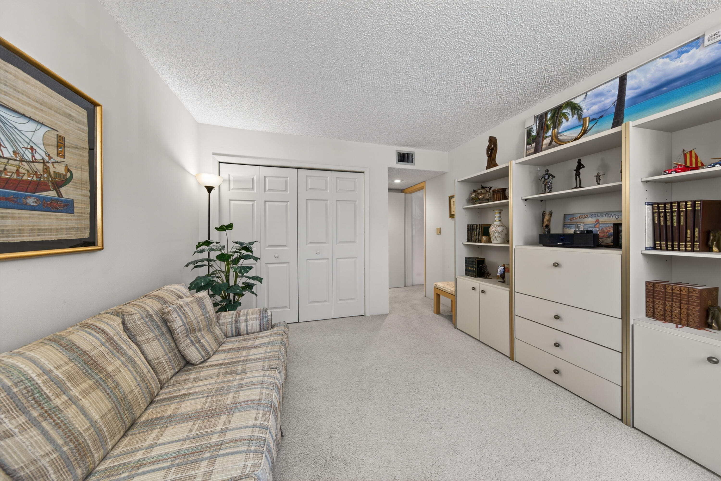 BLDG 7 OF COUNTRY CLUB APTS AT BONAVENTURE AT 32 - Residential