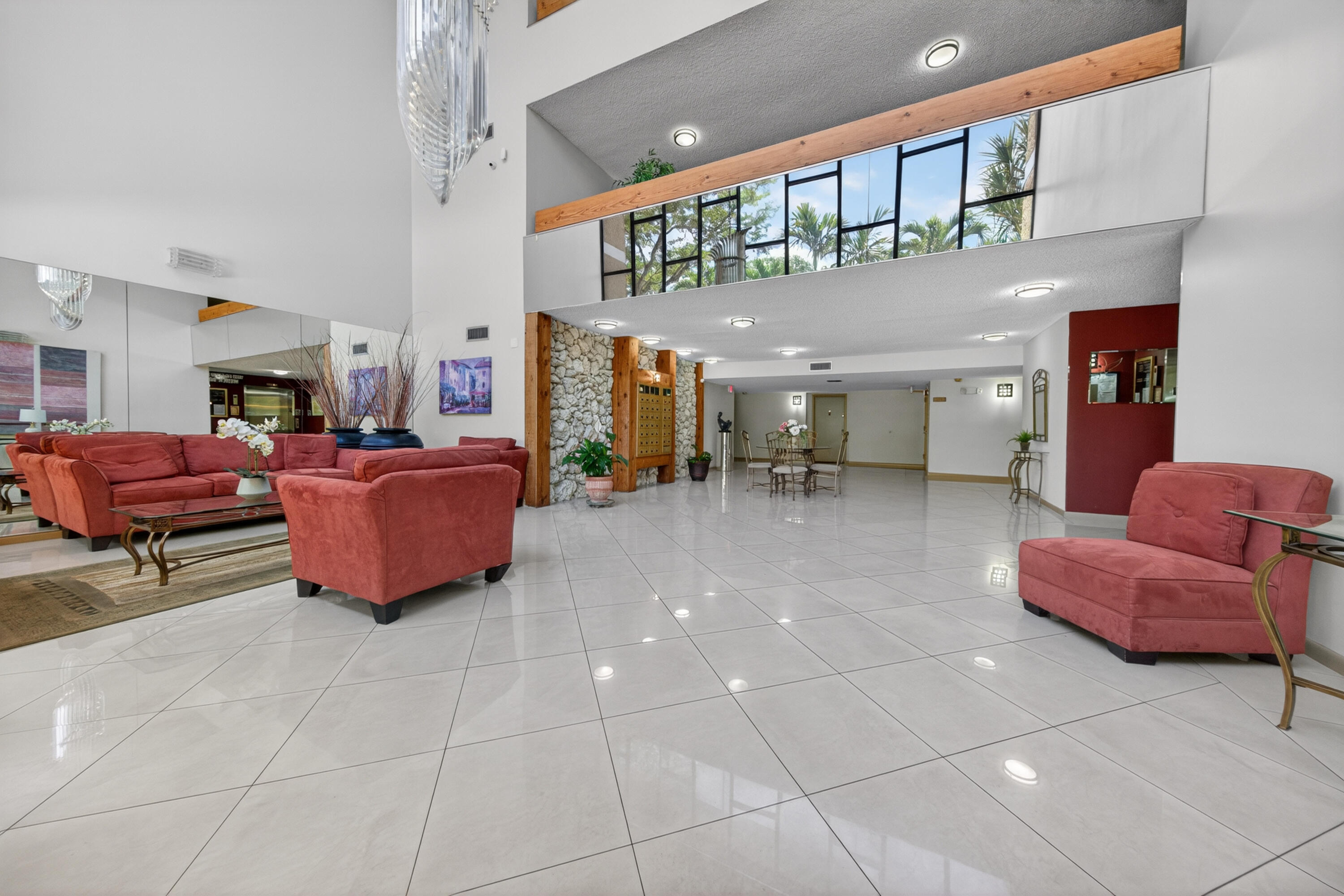 BLDG 7 OF COUNTRY CLUB APTS AT BONAVENTURE AT 32 - Residential