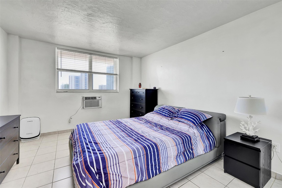 LINCOLN TOWERS CONDO - Residential