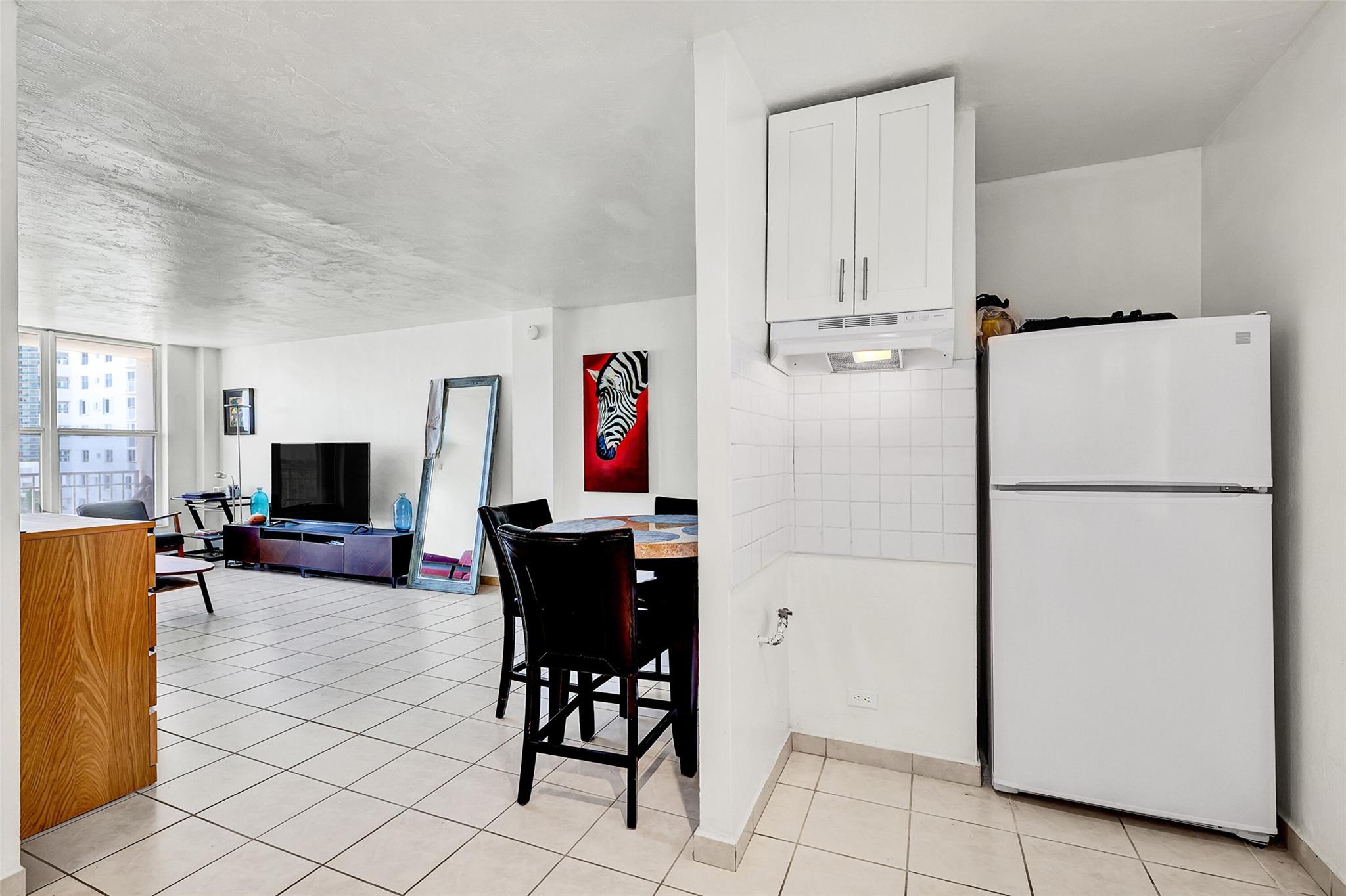 LINCOLN TOWERS CONDO - Residential