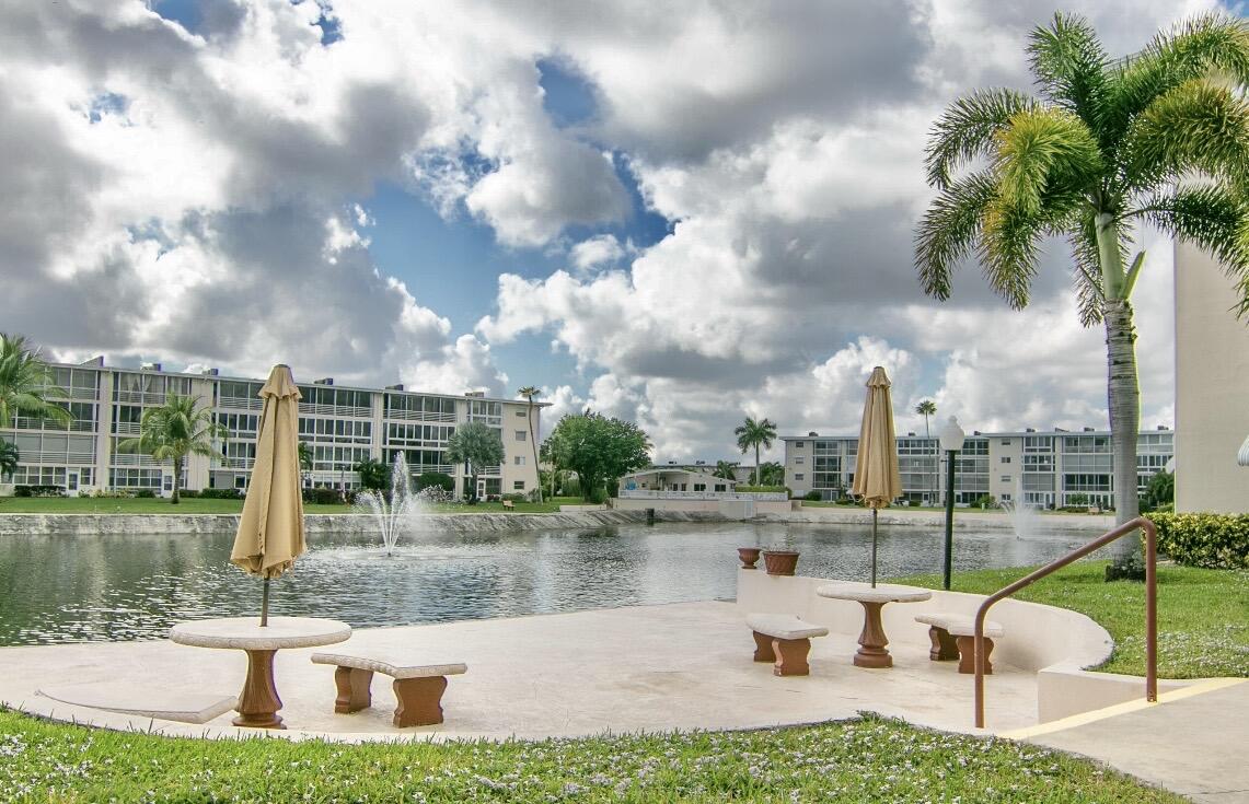 LAKE CLARKE GARDENS CONDO 3 - Residential