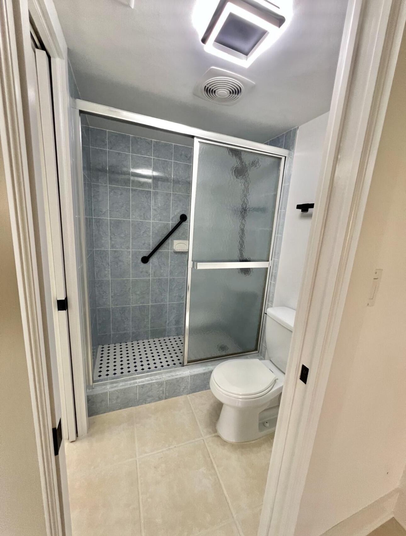 LAKE CLARKE GARDENS CONDO 3 - Residential