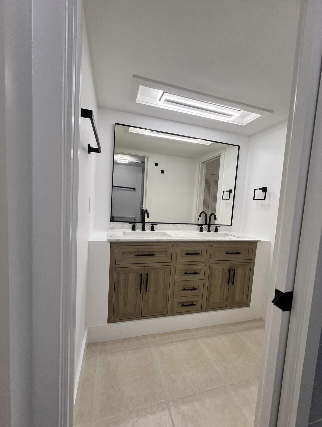 LAKE CLARKE GARDENS CONDO 3 - Residential