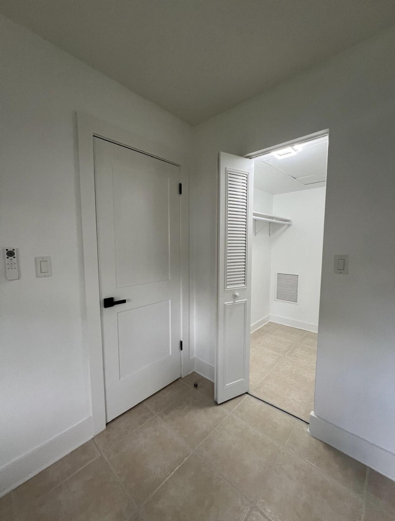 LAKE CLARKE GARDENS CONDO 3 - Residential