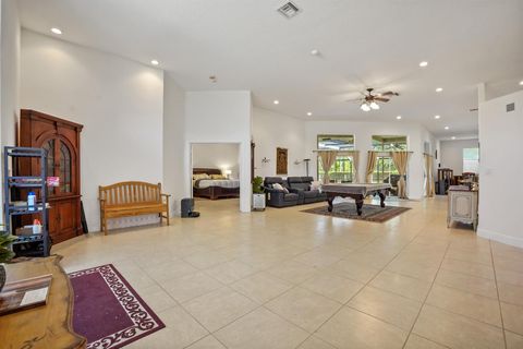 A home in Loxahatchee