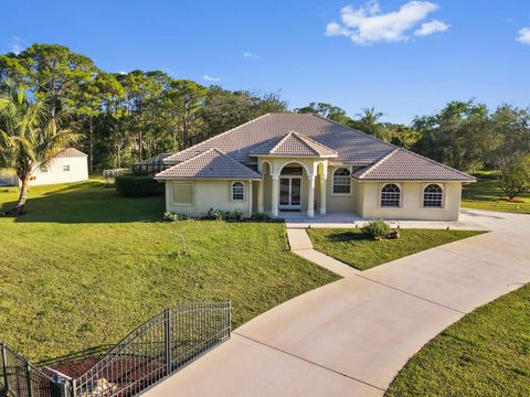 A home in Loxahatchee