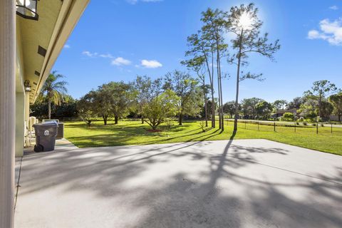 A home in Loxahatchee