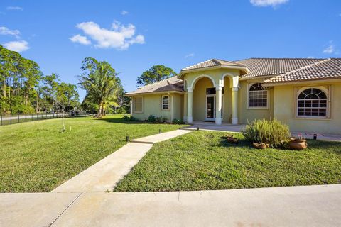 A home in Loxahatchee