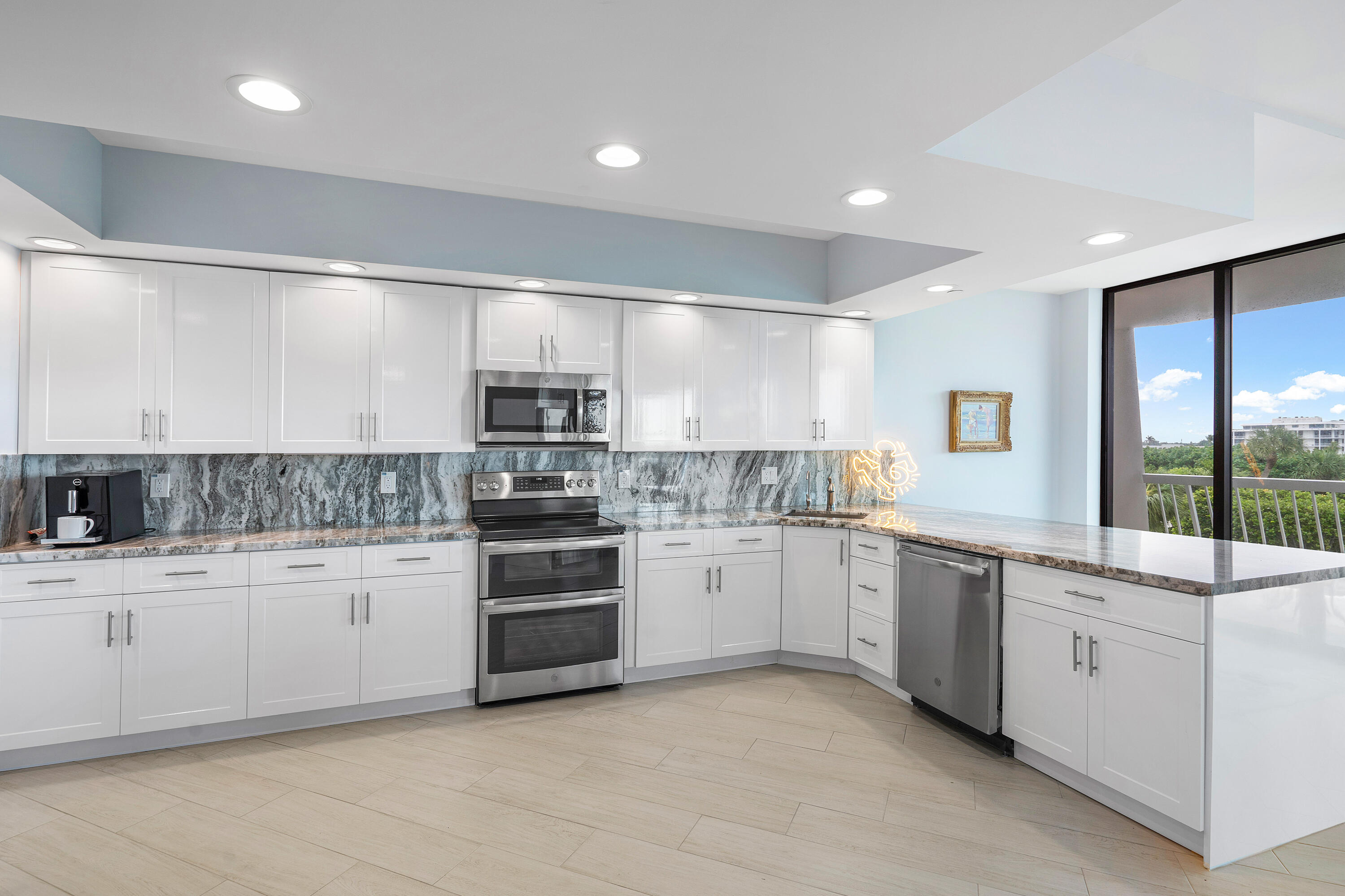 TWENTY ONE HUNDRED CONDO - Residential