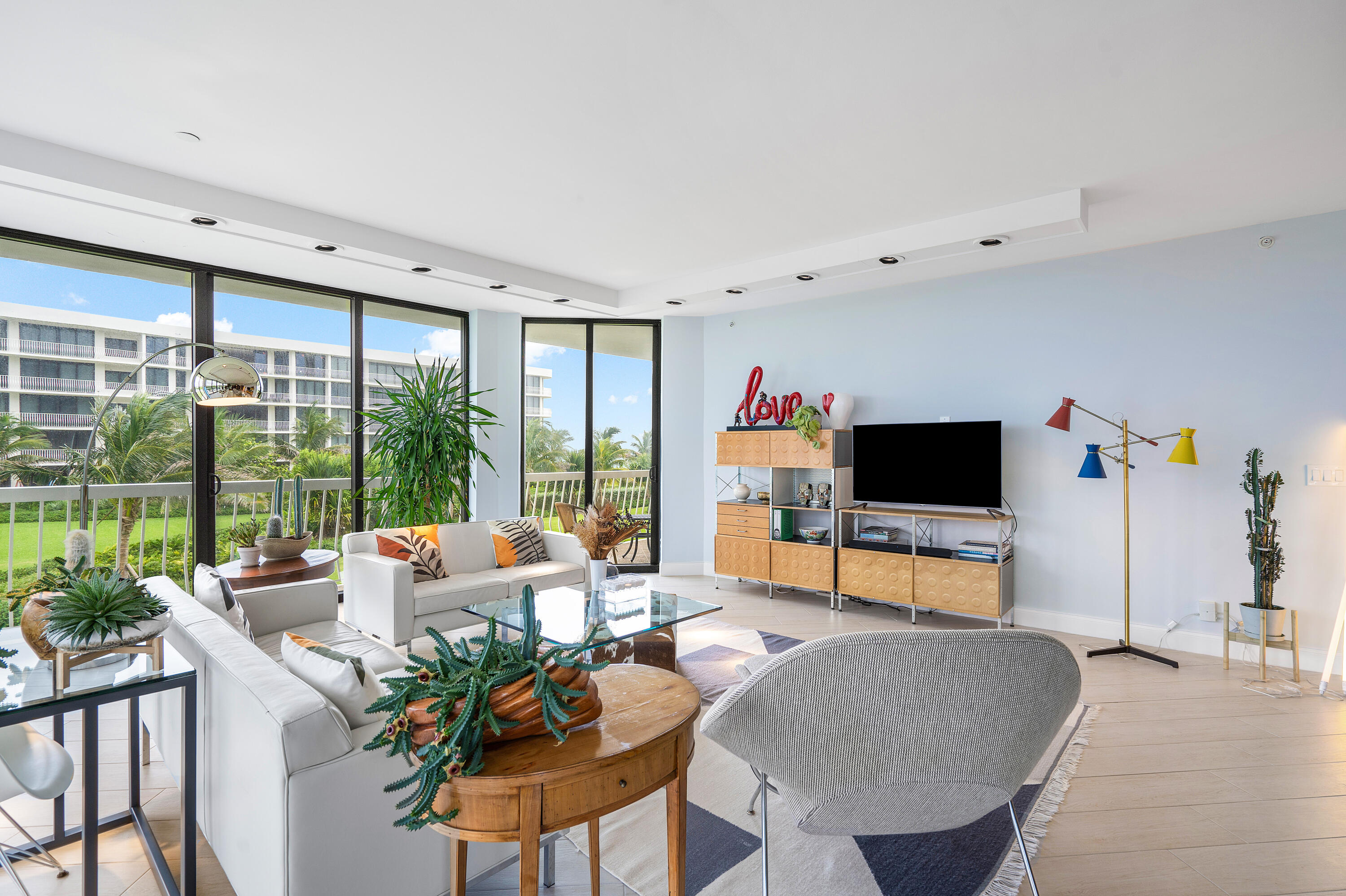 TWENTY ONE HUNDRED CONDO - Residential