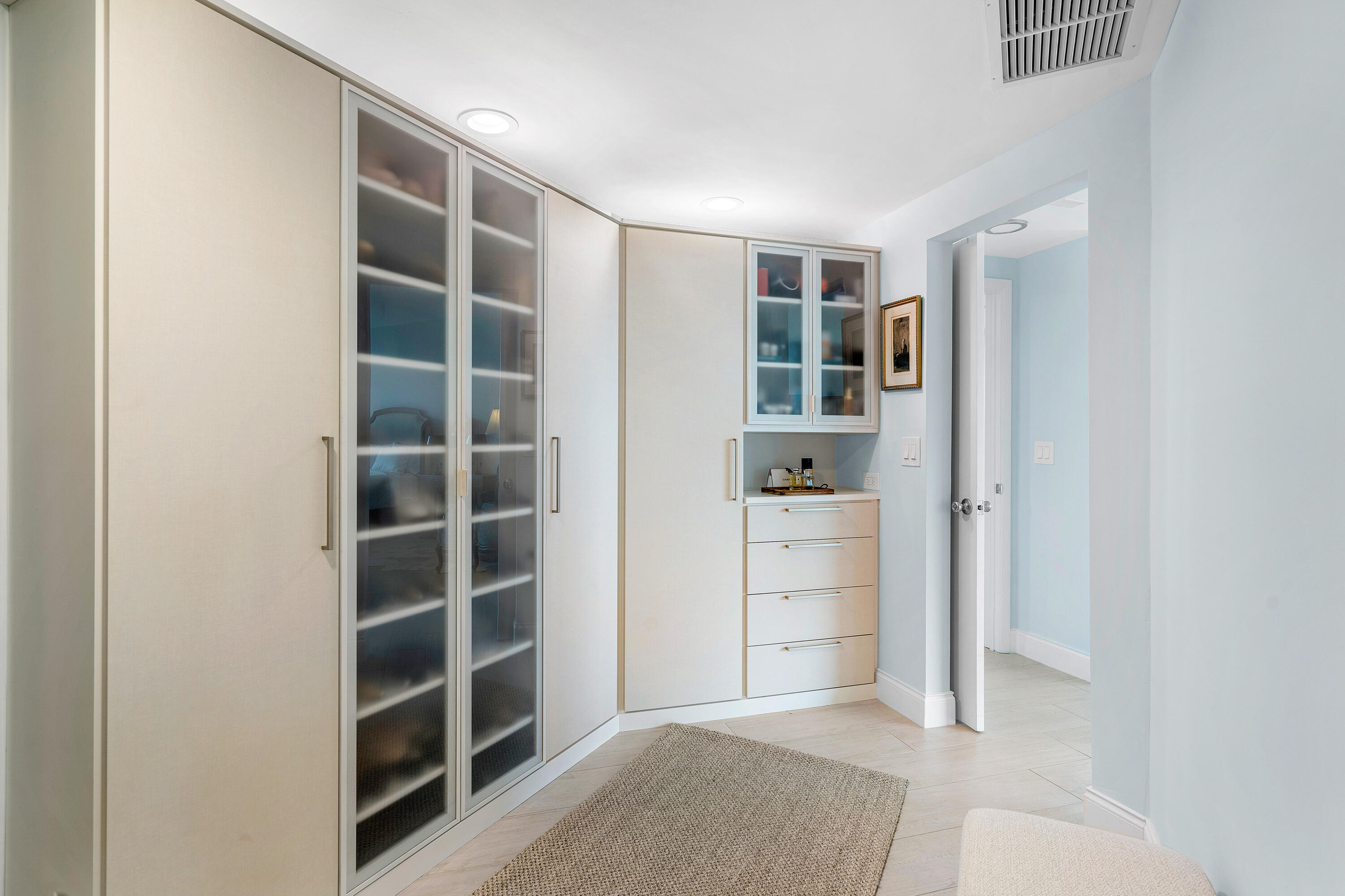 TWENTY ONE HUNDRED CONDO - Residential