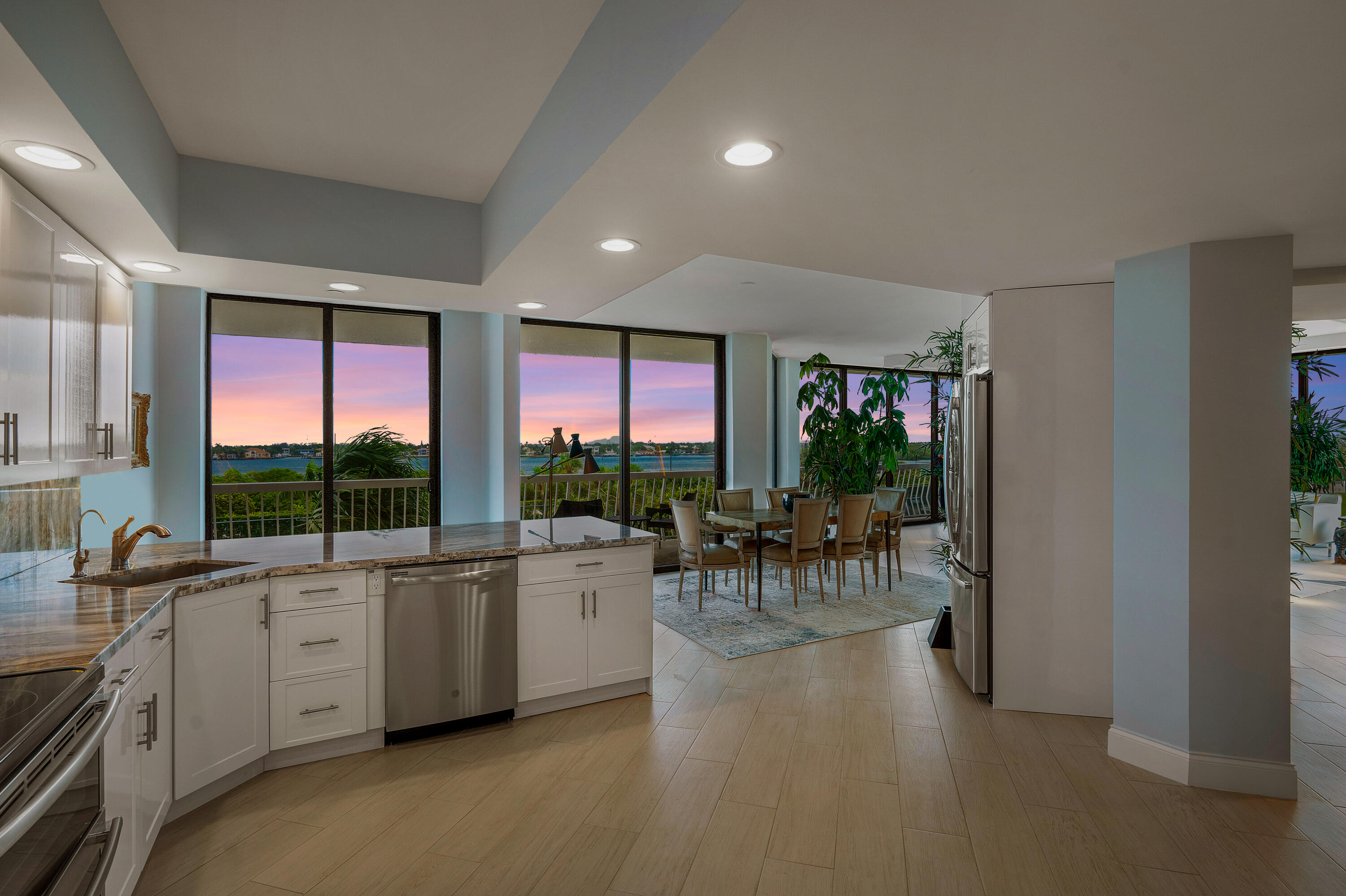 TWENTY ONE HUNDRED CONDO - Residential