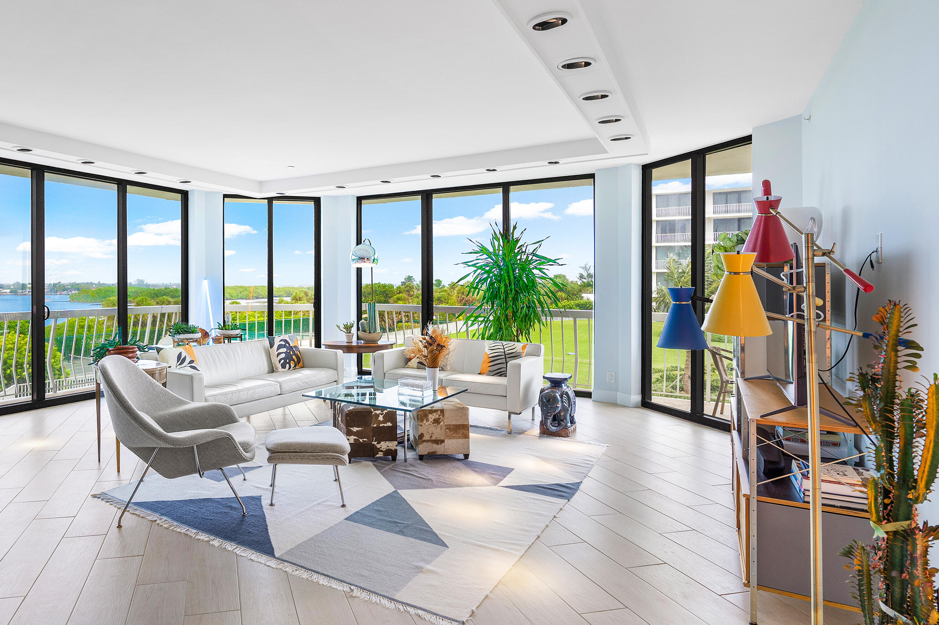 TWENTY ONE HUNDRED CONDO - Residential