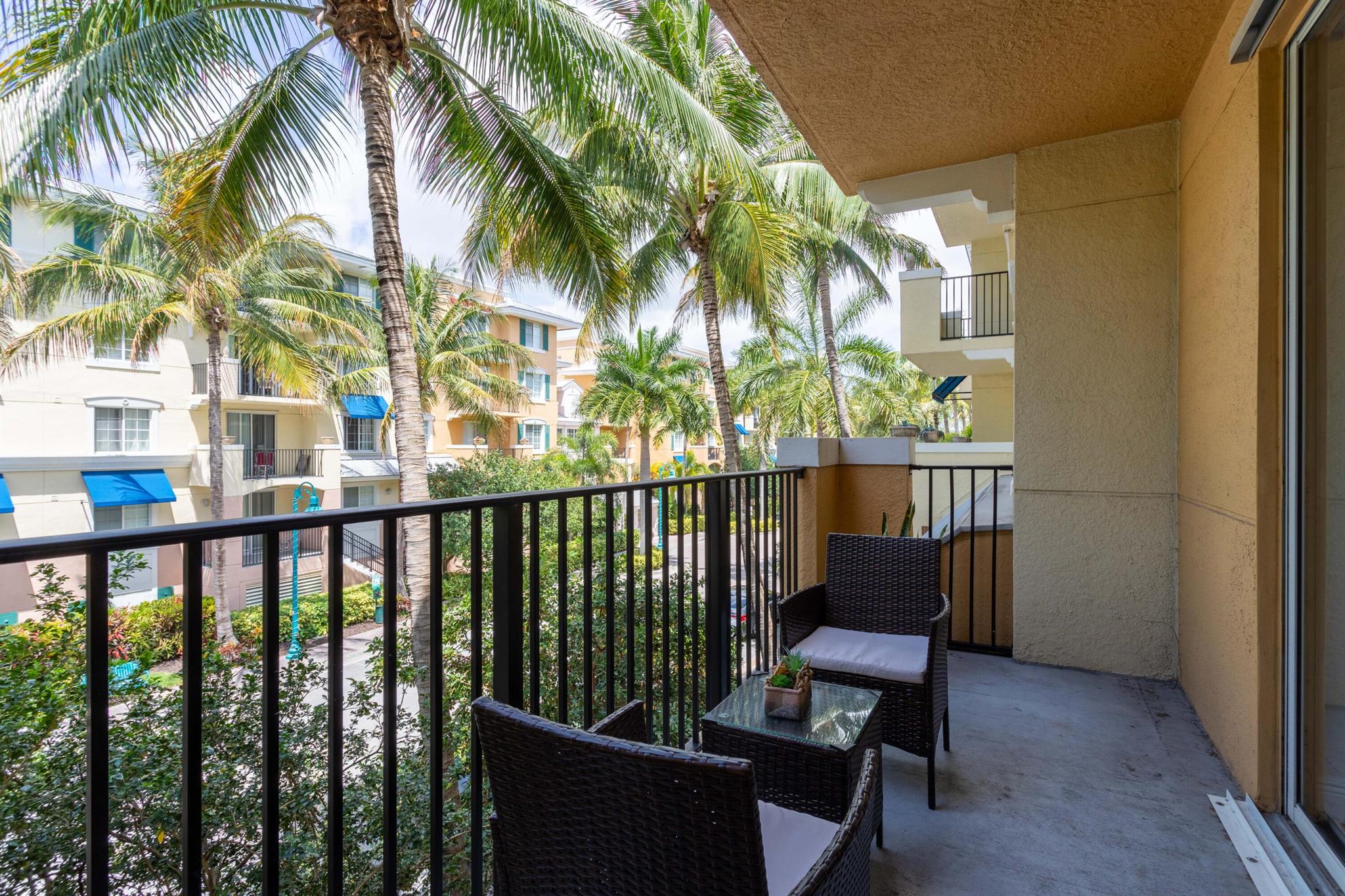 PINEAPPLE GROVE VILLAGE C - Residential Lease