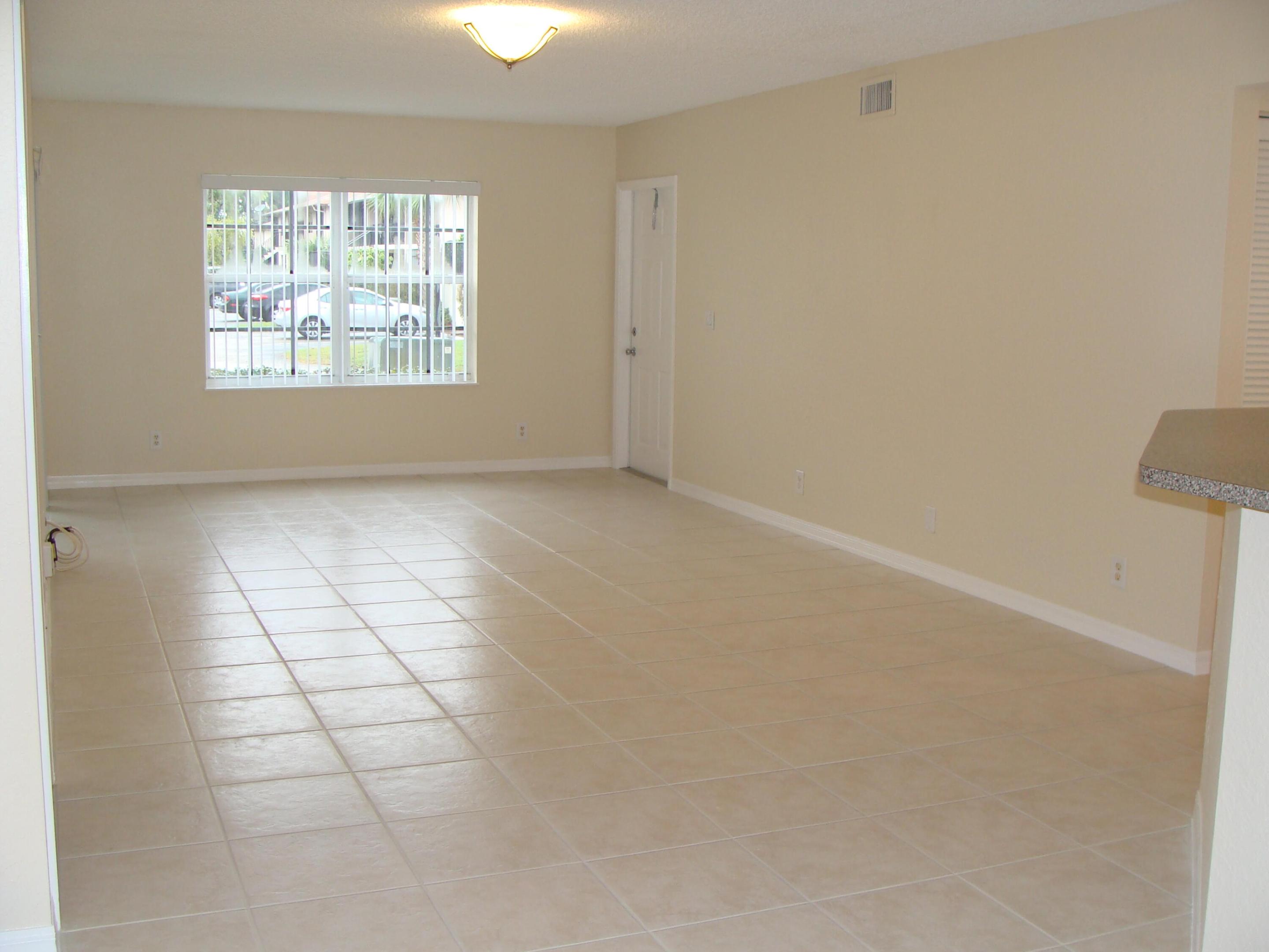 PINE HOLLOW II CONDO - Residential Lease