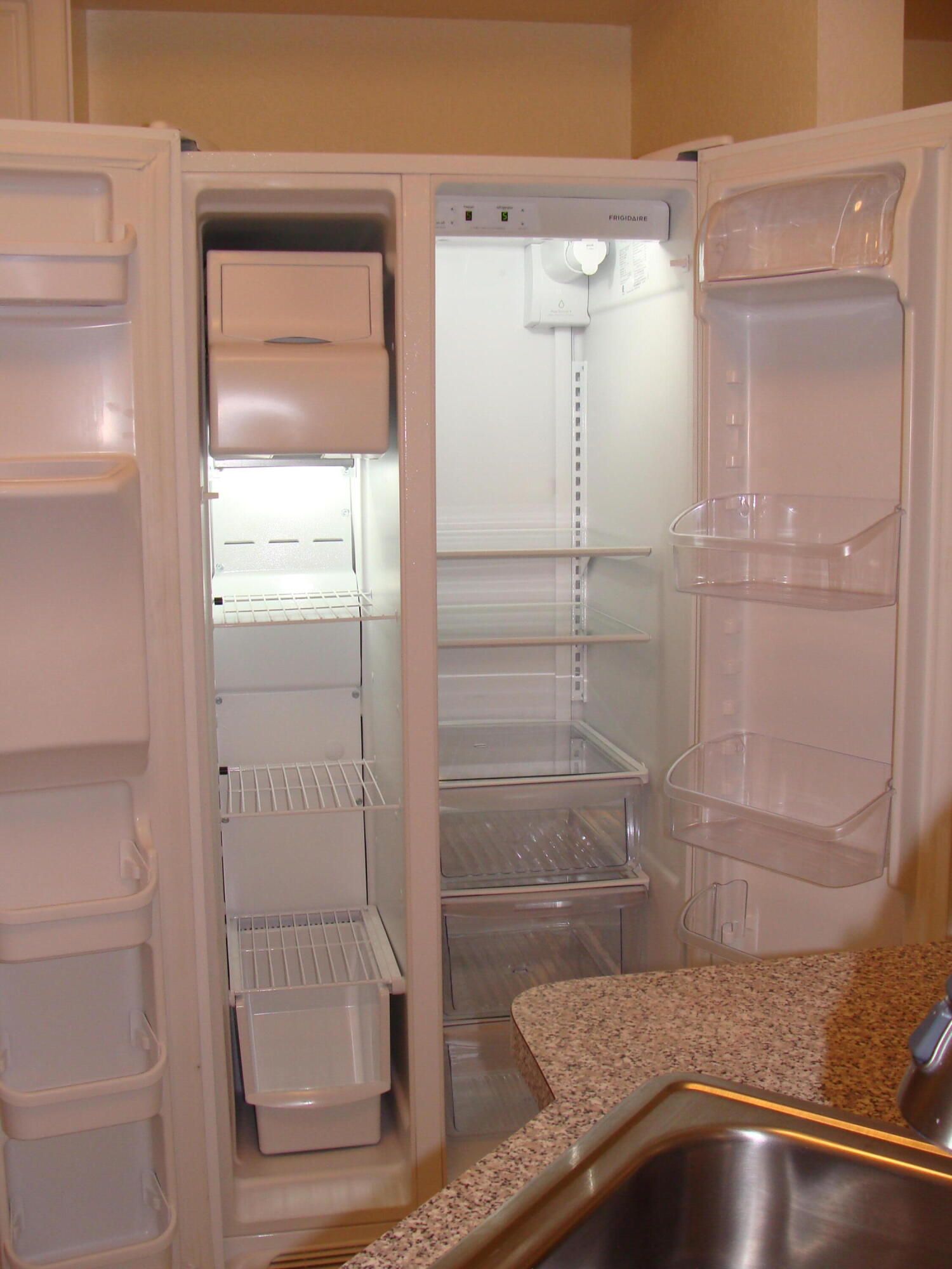 PINE HOLLOW II CONDO - Residential Lease