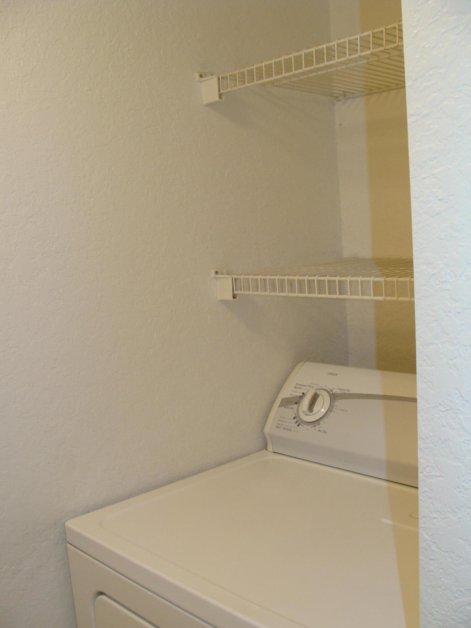 PINE HOLLOW II CONDO - Residential Lease