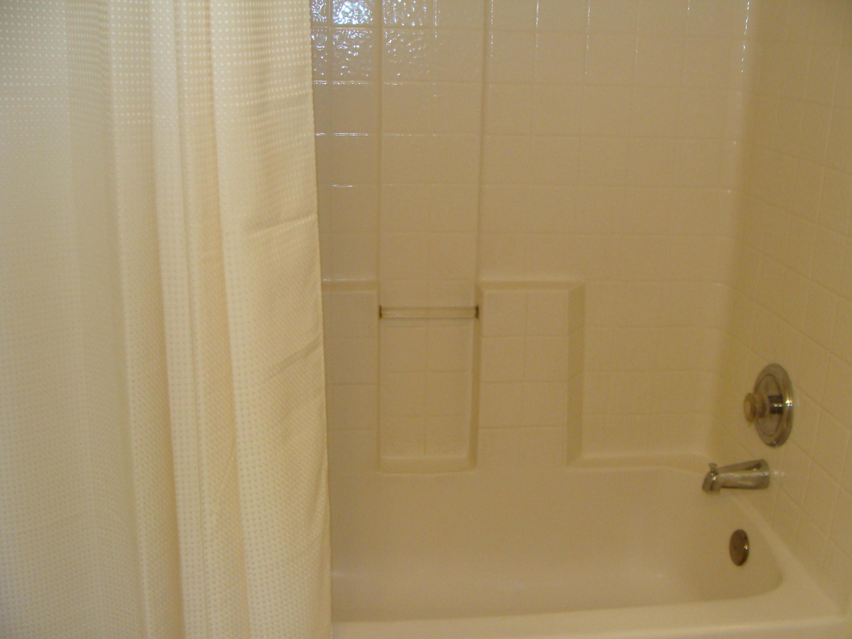 PINE HOLLOW II CONDO - Residential Lease