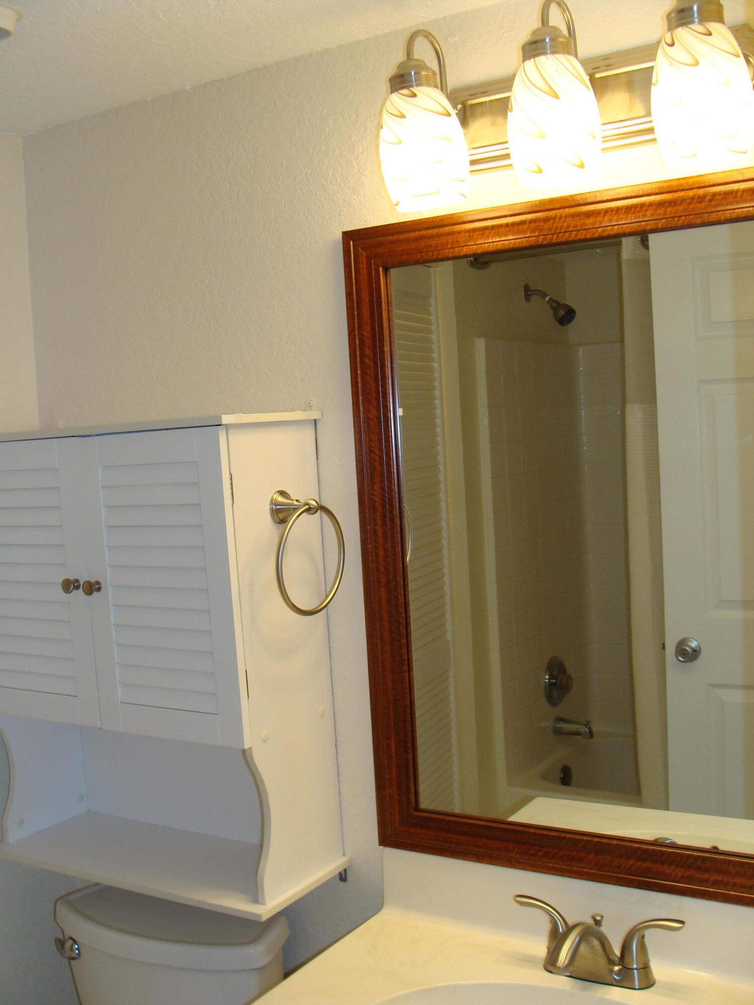 PINE HOLLOW II CONDO - Residential Lease