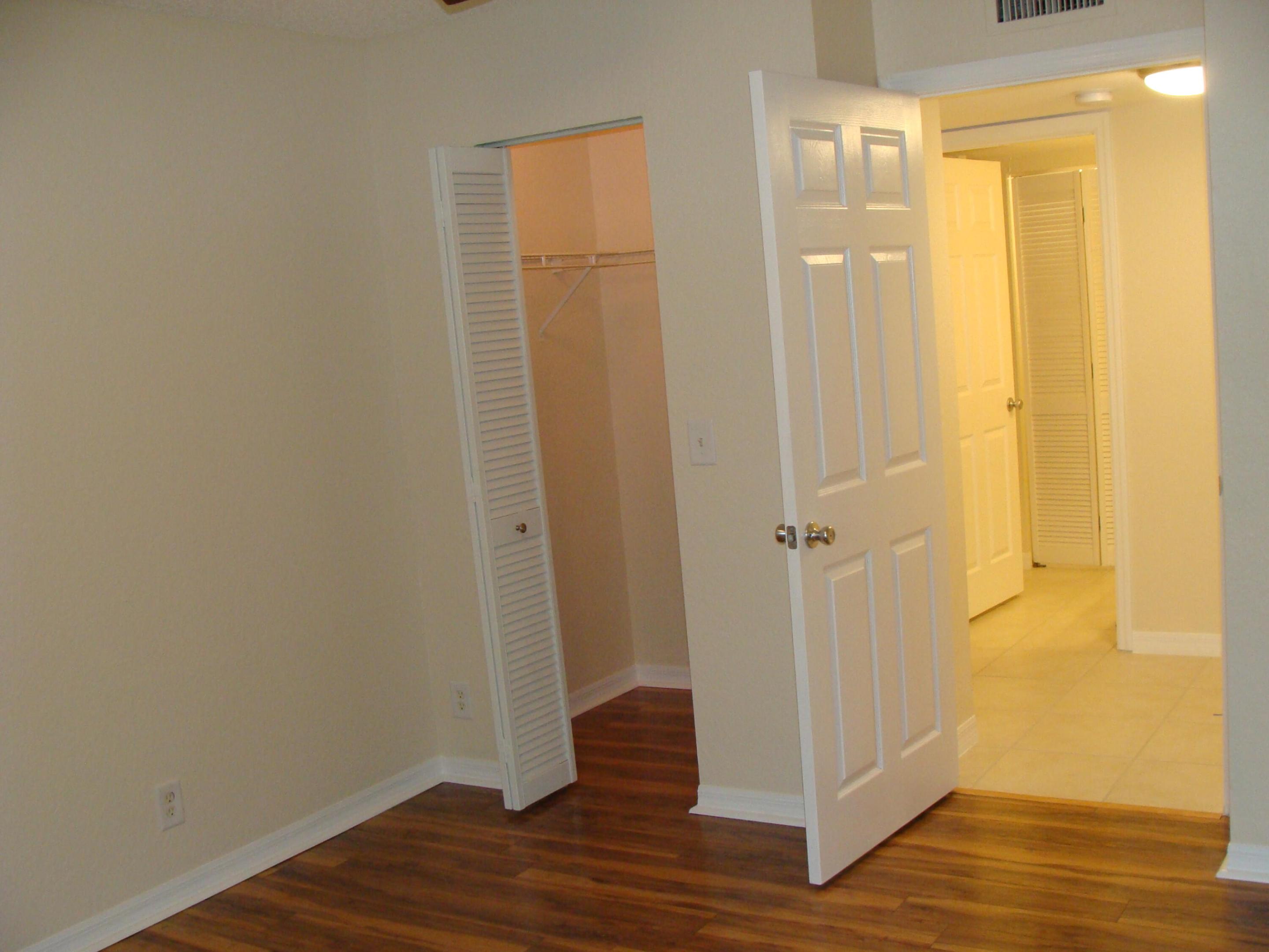 PINE HOLLOW II CONDO - Residential Lease