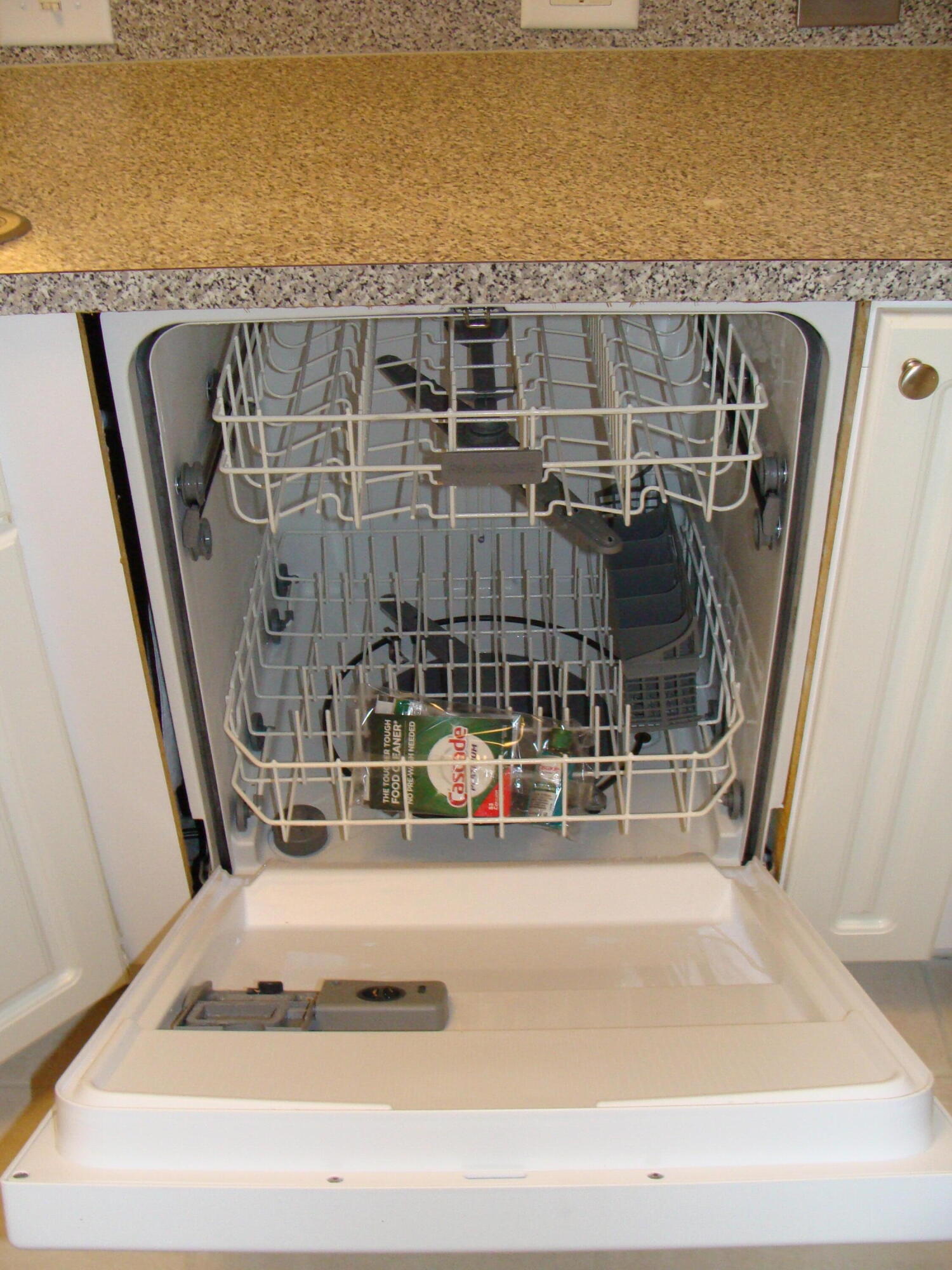 PINE HOLLOW II CONDO - Residential Lease