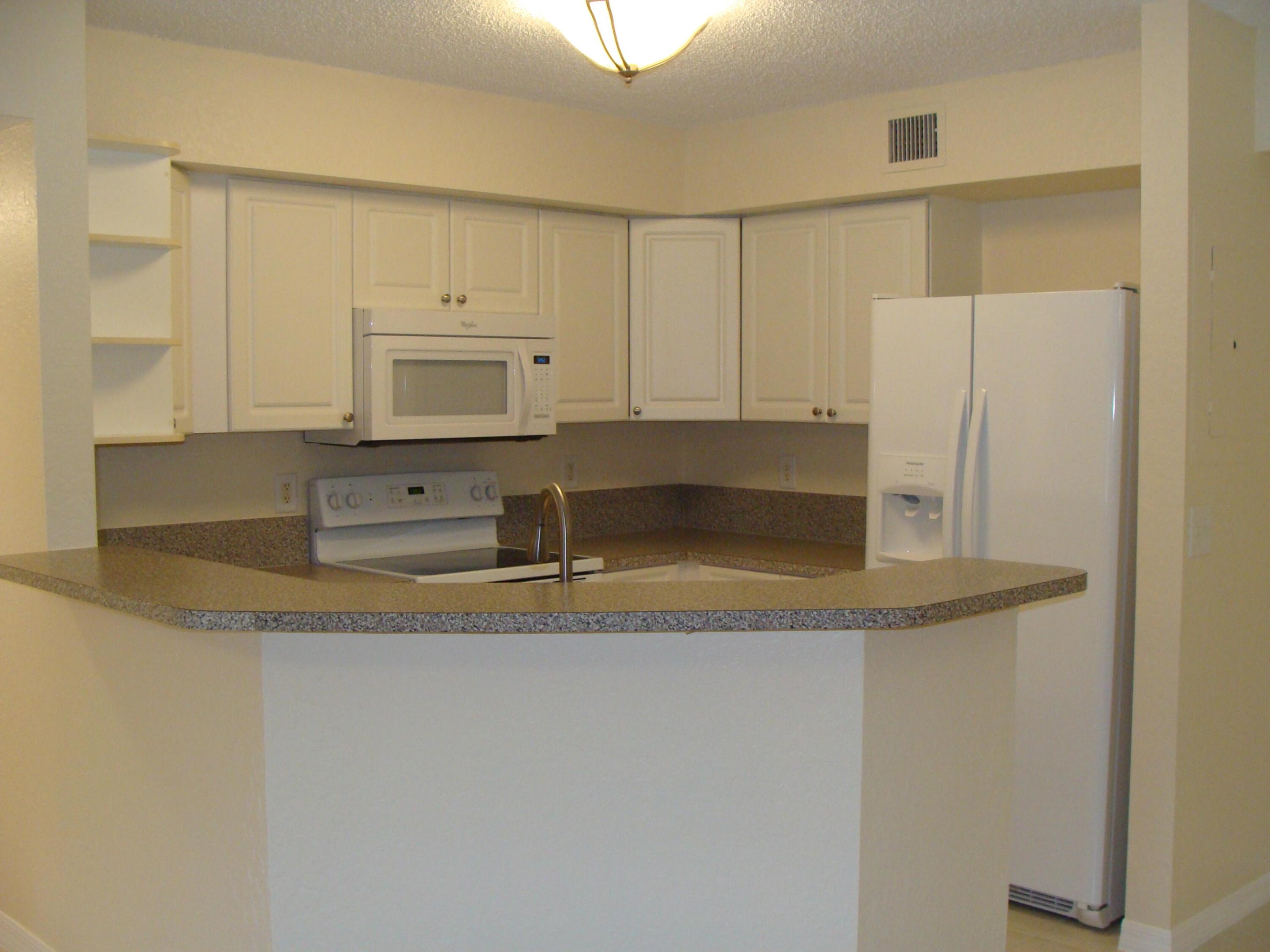 4235 S 57th Avenue 102e