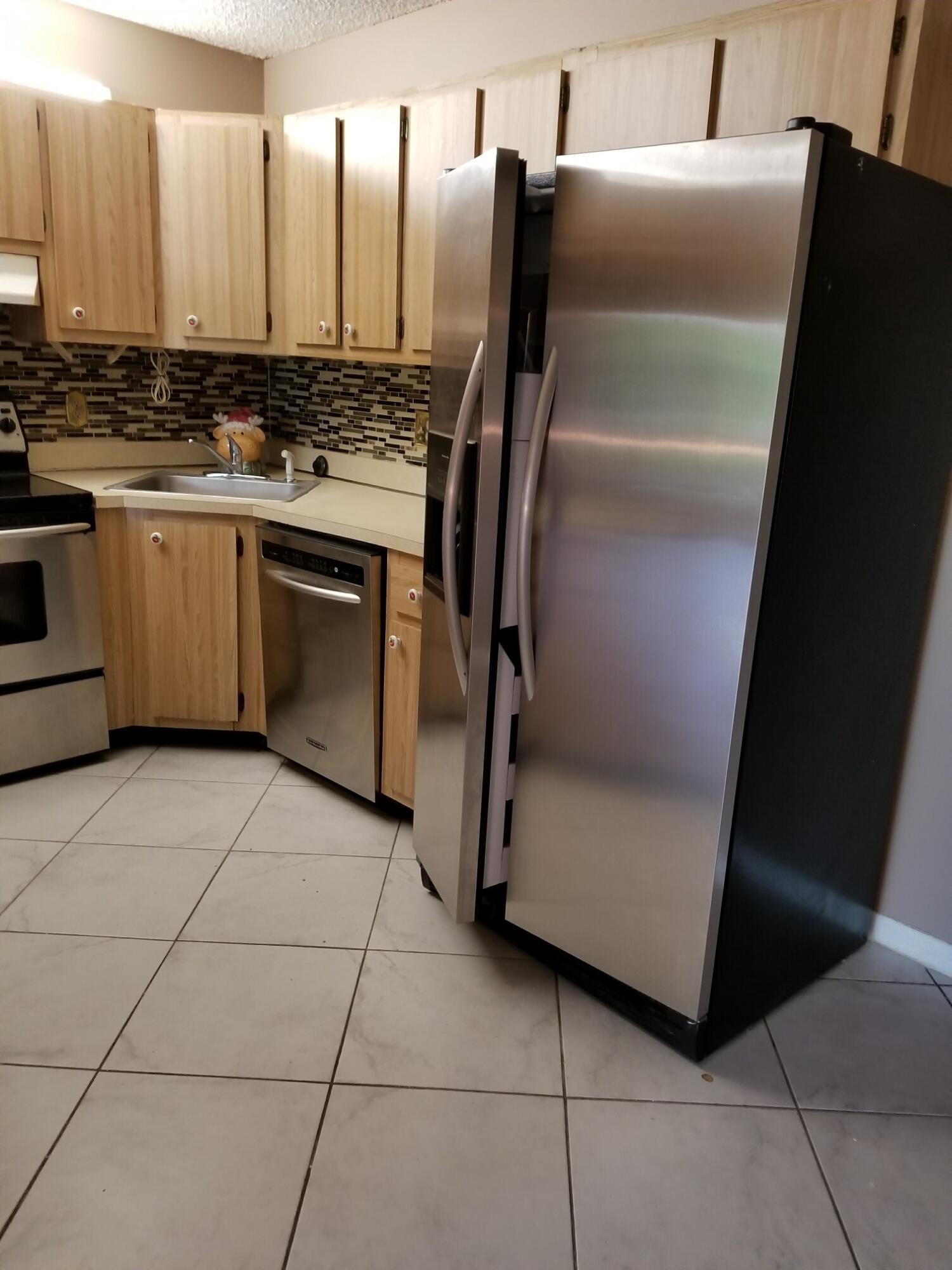 PINE RIDGE NORTH VILLAGE III CONDO - Residential Lease