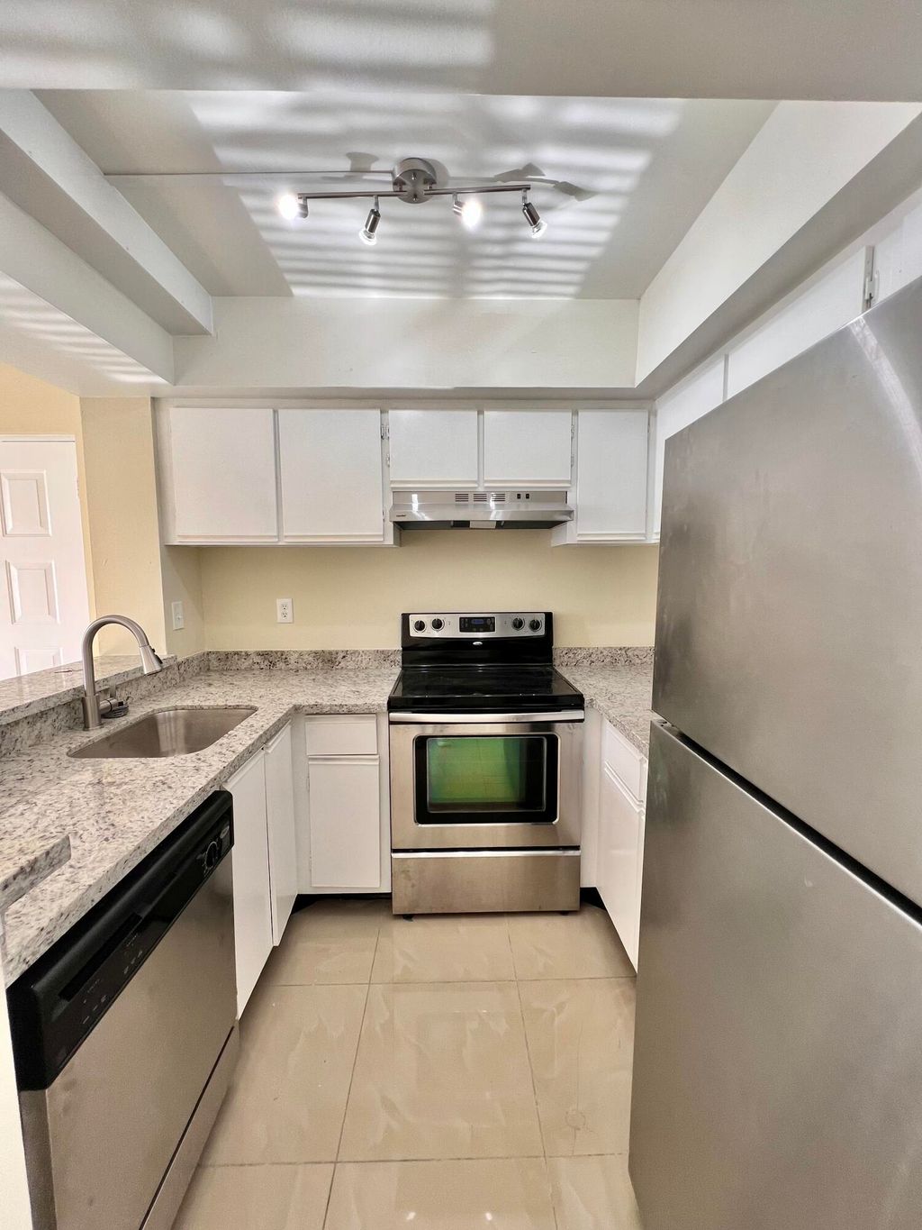 Photo of 752 Executive Center Drive #33, West Palm Beach, FL 33401 (MLS # B26001365)