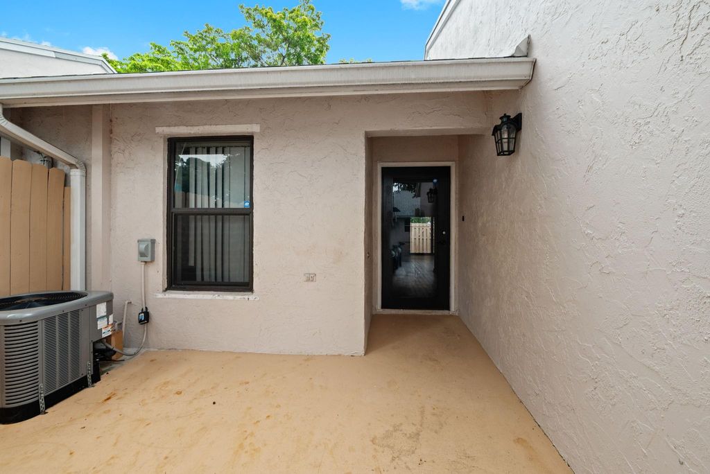 Photo of 5171 Glencove Lane, West Palm Beach, FL 33415 (MLS # F10526525)
