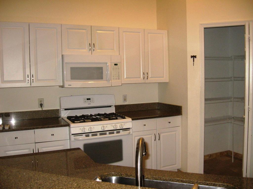 PORT ST LUCIE SECTION 47 - Residential Lease