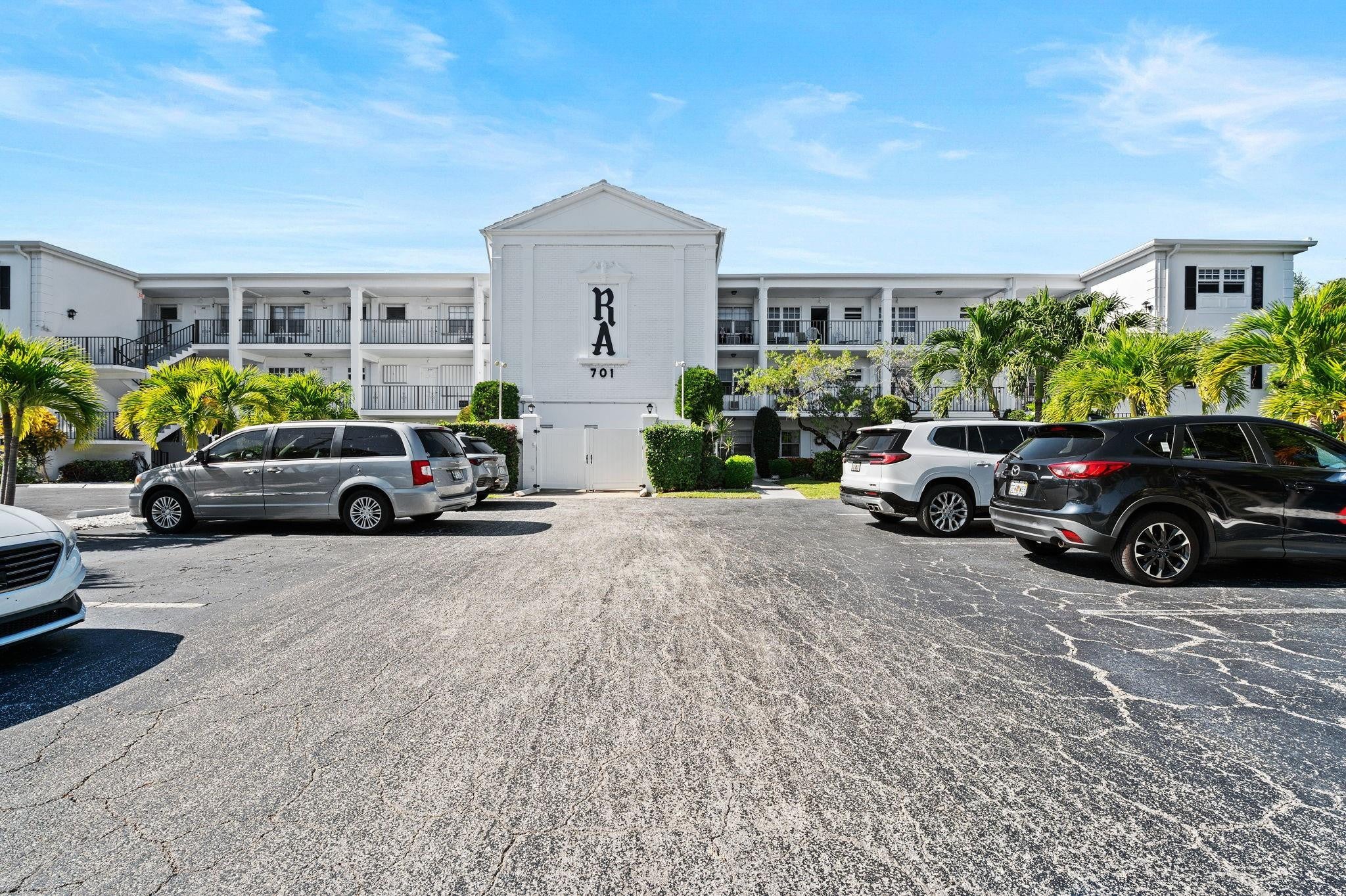 701 S RIVERSIDE Drive 107