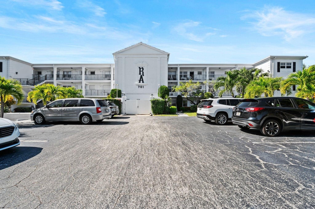 Photo of 701 S RIVERSIDE Drive #107, Pompano Beach, FL 33062 (MLS # B26091471)