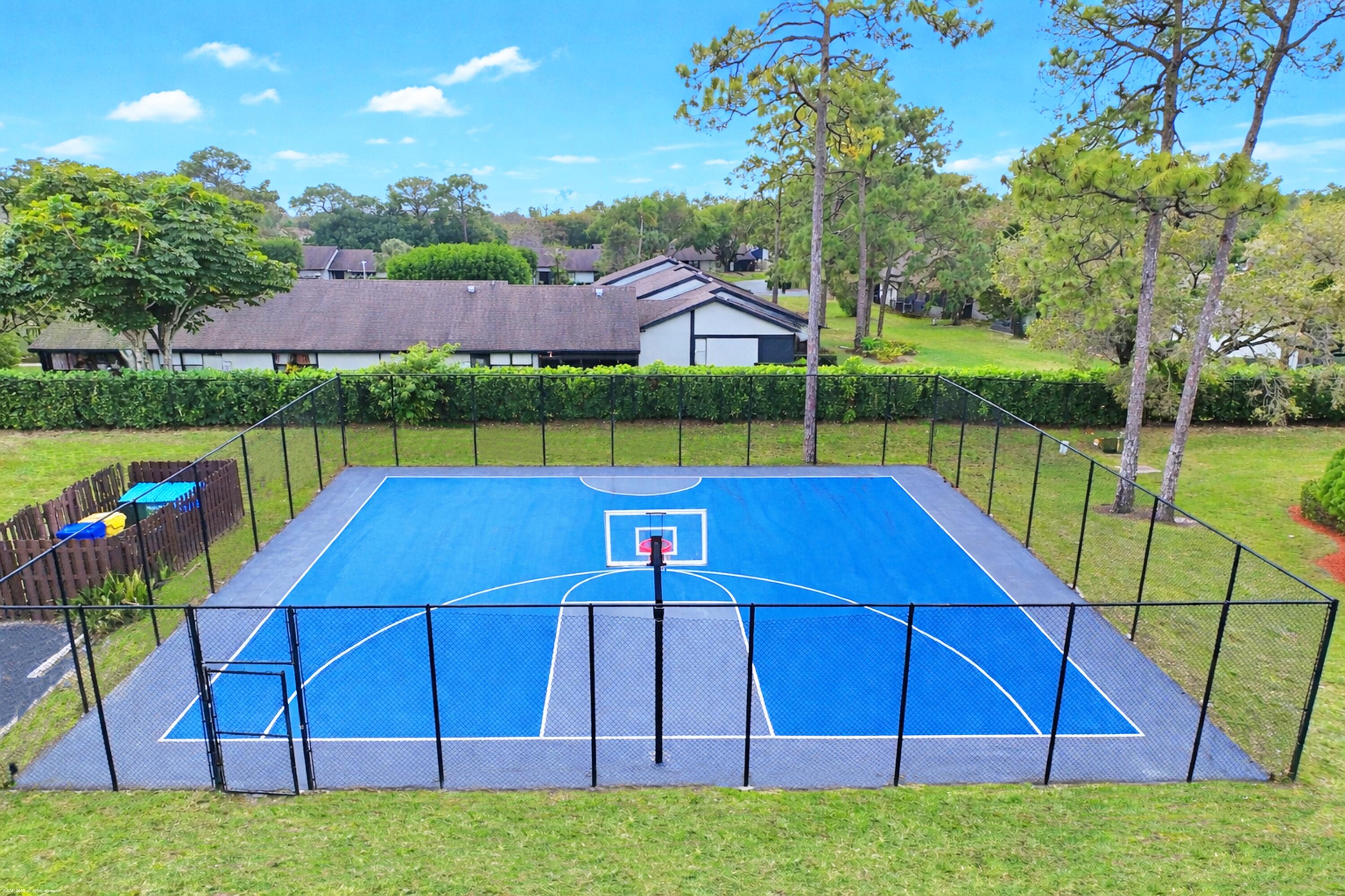 WEYBRIDGE TOWNHOMES PH II - Residential