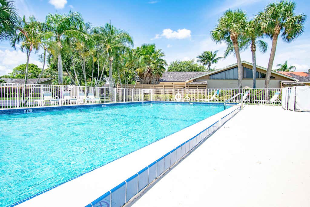 Photo of 1801 S Us Highway 1 #5a, Jupiter, FL 33477 (MLS # B26061156)