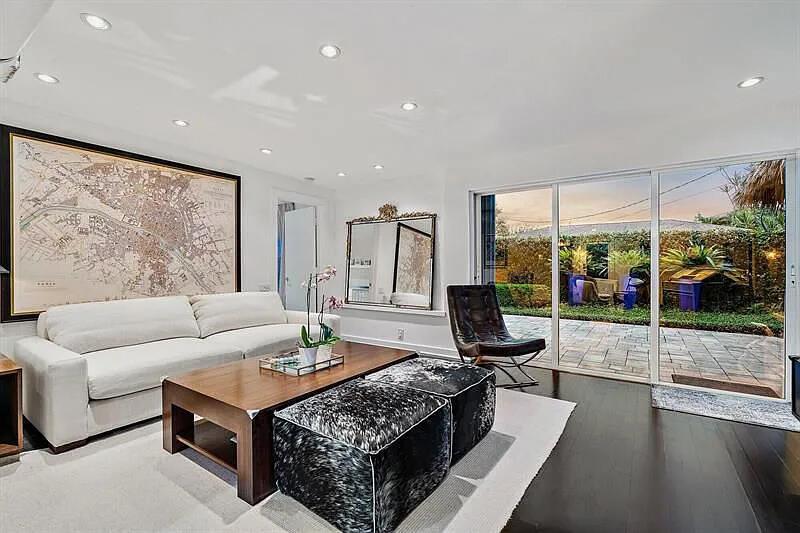5 Beverly Road W