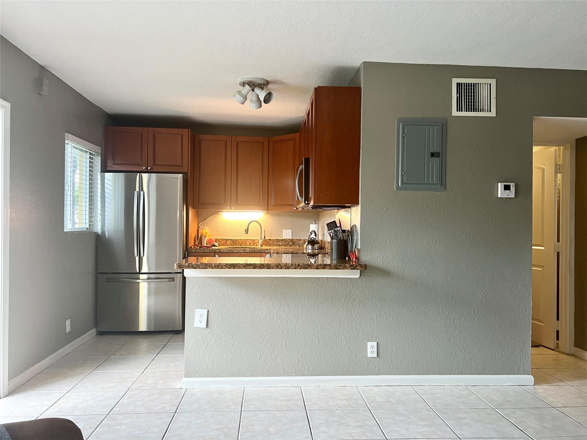 2655 NE 8th Ave 104