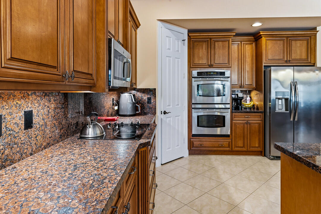 PALM COVE GOLF & YACHT CLUB - Residential