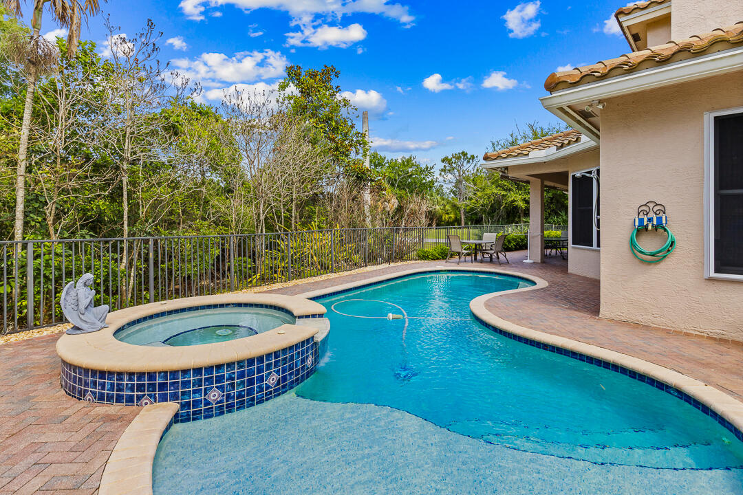 PALM COVE GOLF & YACHT CLUB - Residential