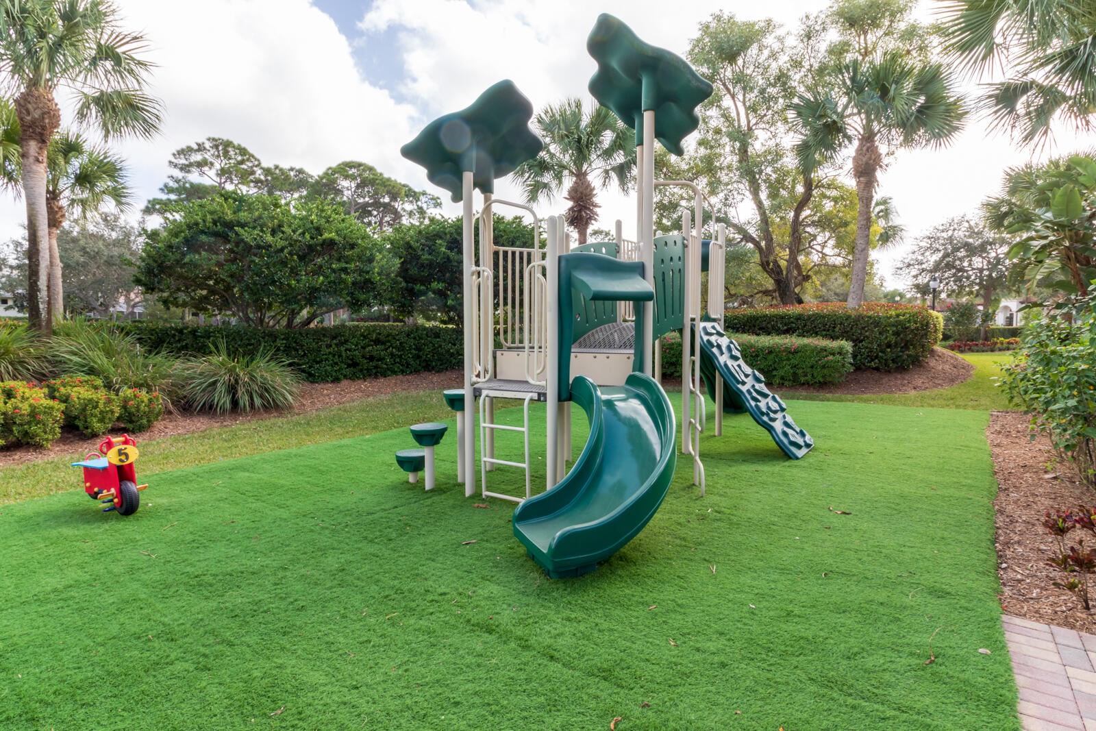 PALM COVE GOLF & YACHT CLUB - Residential