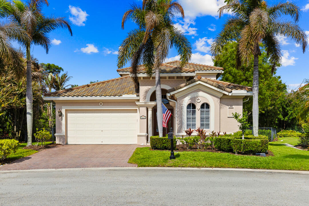 PALM COVE GOLF & YACHT CLUB - Residential