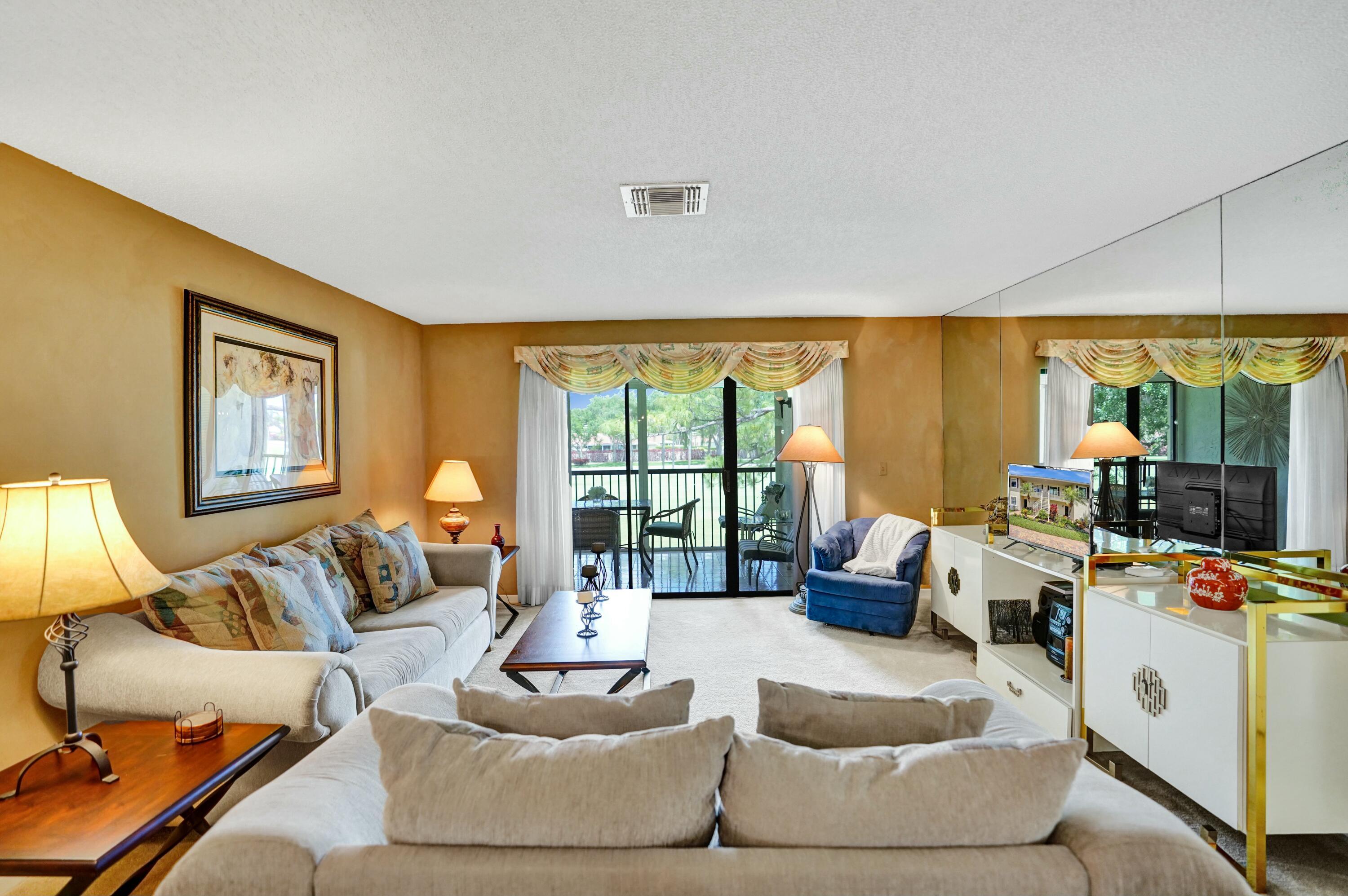 STRATFORD AT HUNTERS RUN CONDO - Residential