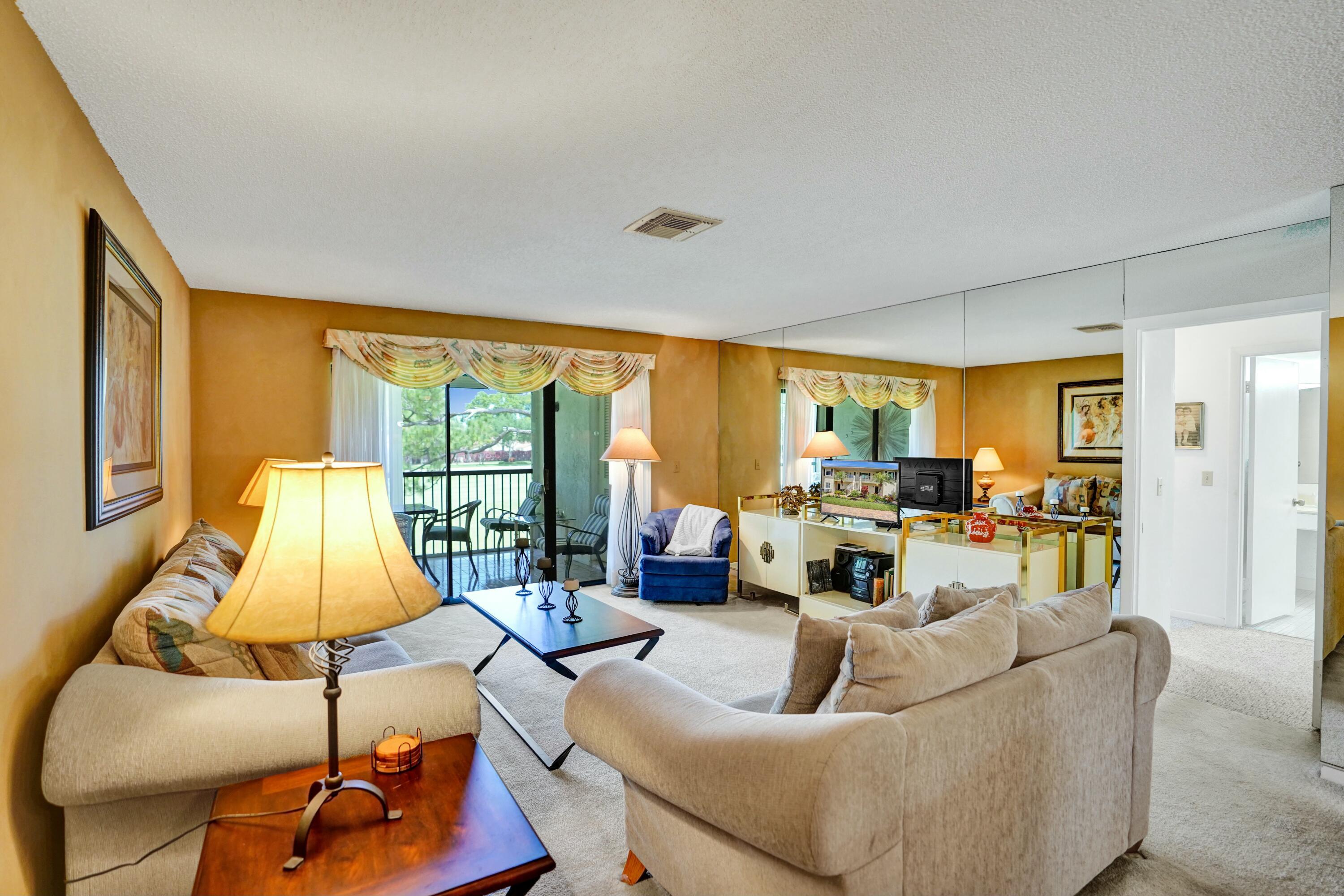 STRATFORD AT HUNTERS RUN CONDO - Residential