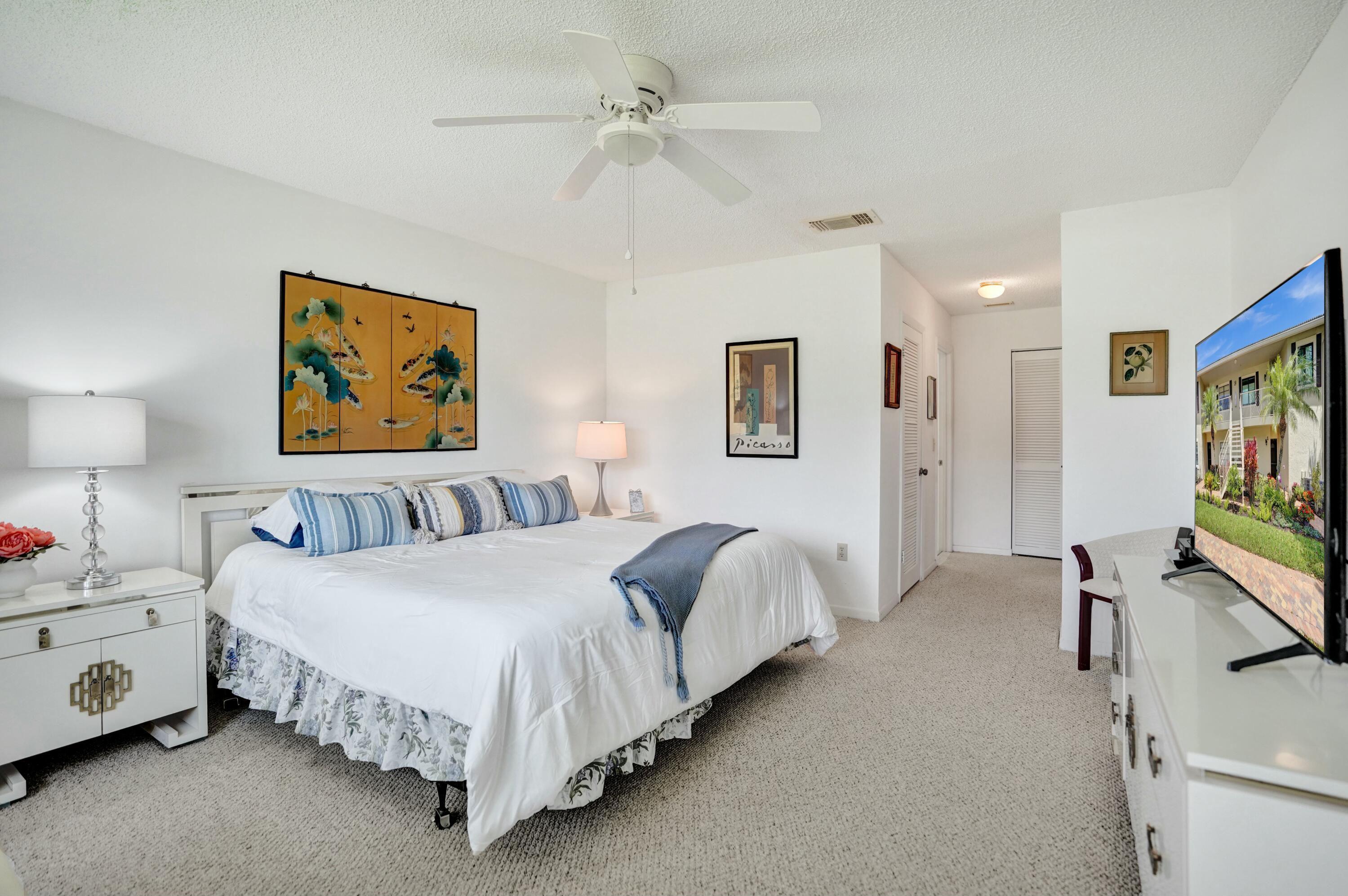 STRATFORD AT HUNTERS RUN CONDO - Residential