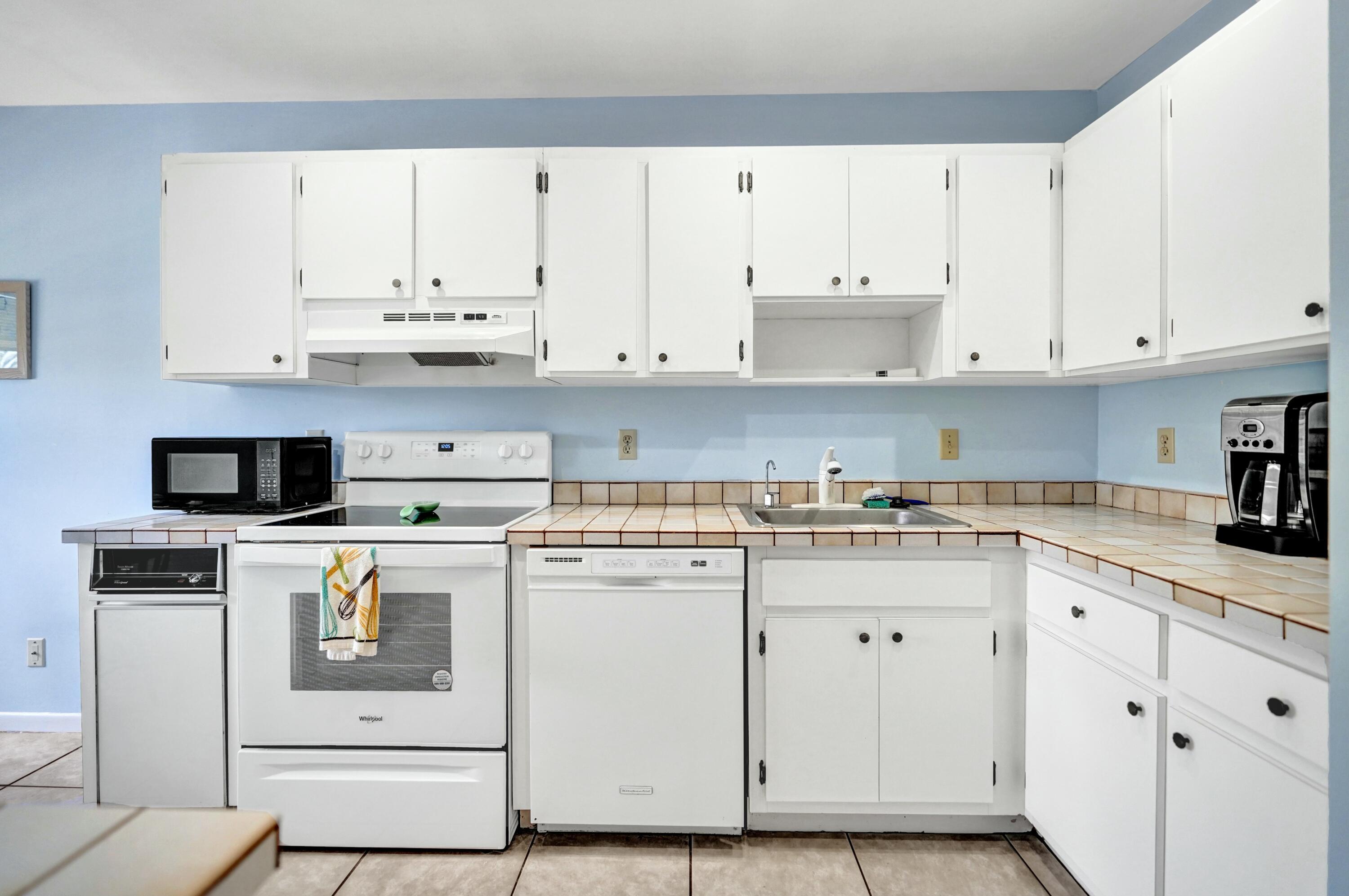 19 Stratford Drive E Unit F