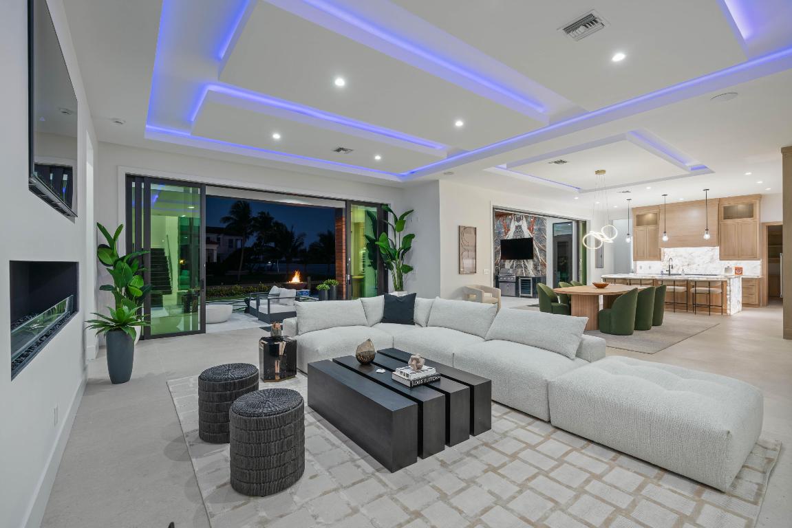 PALM BEACH LAKE WORTH ESTATES 2 - Residential